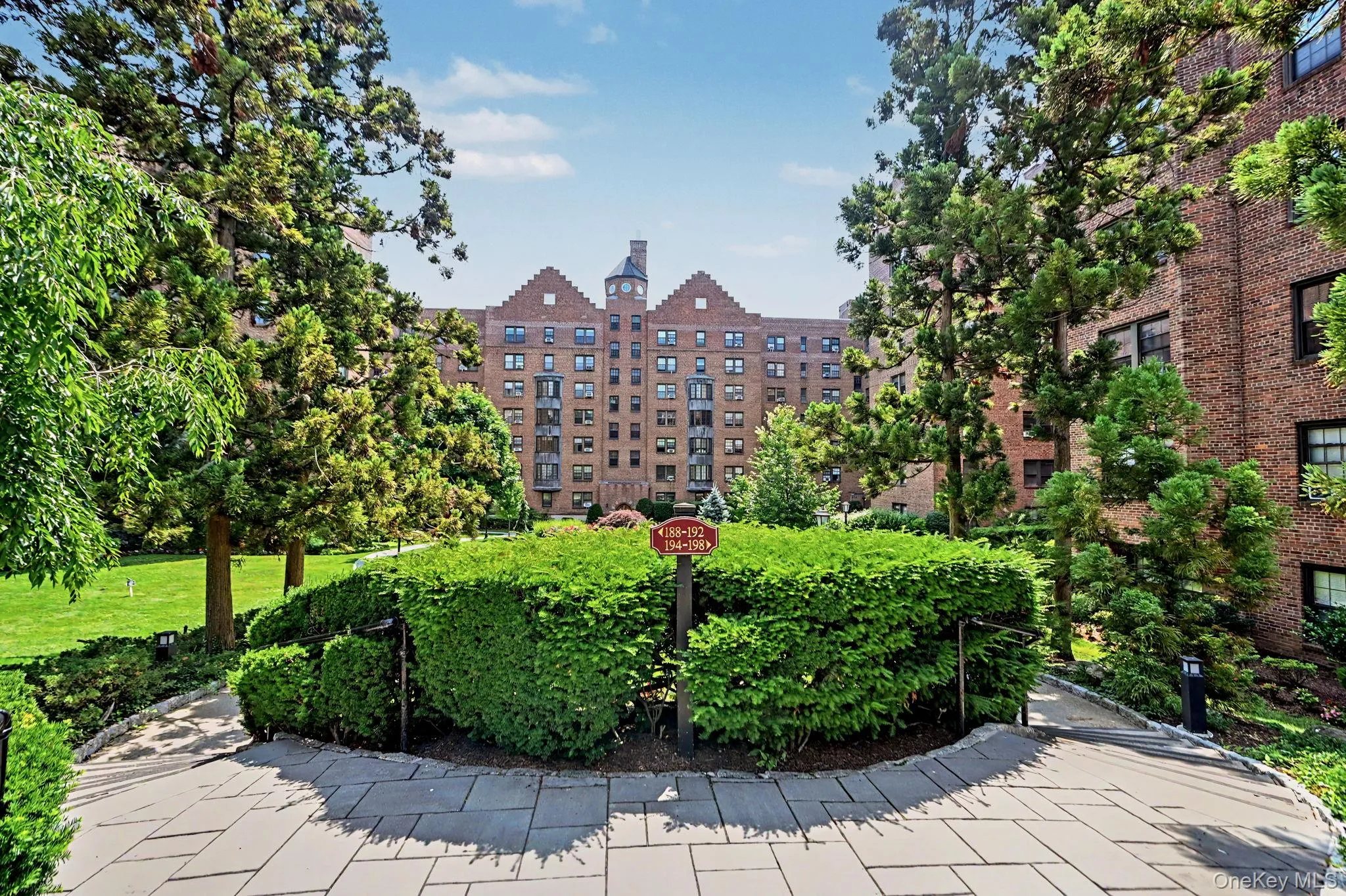 192 Garth Road, Eastchester, NY, 2 Bedrooms Bedrooms, 6 Rooms Rooms,2 BathroomsBathrooms,Residential,For Rent,Garth Road,0,1018267 192 Garth Road, Eastchester, NY, 2 Bedrooms Bedrooms, 6 Rooms Rooms,2 BathroomsBathrooms,Residential,For Rent,Garth Road,0,1018267