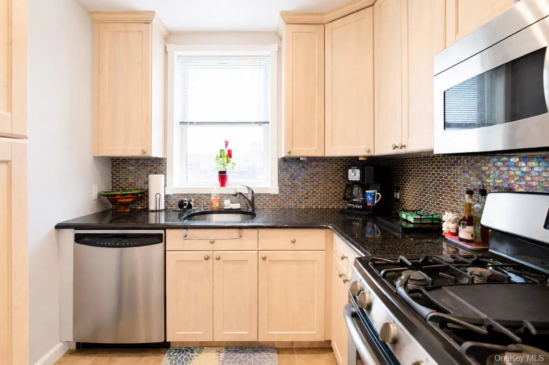 210 E Broadway, Long Beach, NY, 1 Bedroom Bedrooms, 4 Rooms Rooms,1 BathroomBathrooms,Residential,For Rent,E Broadway,0,1018270 210 E Broadway, Long Beach, NY, 1 Bedroom Bedrooms, 4 Rooms Rooms,1 BathroomBathrooms,Residential,For Rent,E Broadway,0,1018270