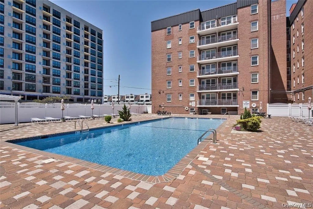 210 E Broadway, Long Beach, NY, 1 Bedroom Bedrooms, 4 Rooms Rooms,1 BathroomBathrooms,Residential,For Rent,E Broadway,0,KEY1018270 210 E Broadway, Long Beach, NY, 1 Bedroom Bedrooms, 4 Rooms Rooms,1 BathroomBathrooms,Residential,For Rent,E Broadway,0,KEY1018270