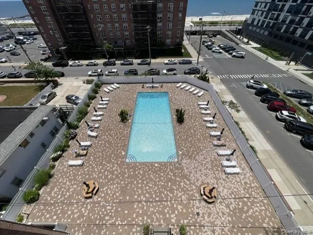 Large pool & deck Large pool & deck