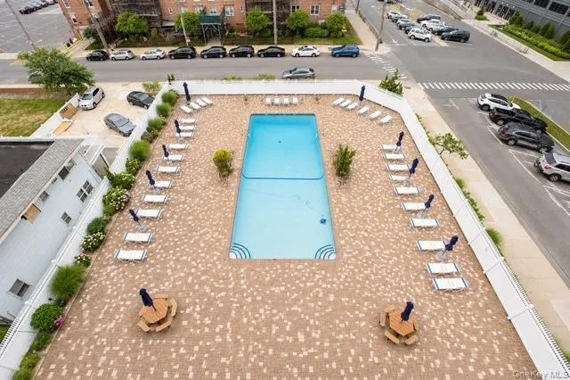 210 E Broadway, Long Beach, NY, 1 Bedroom Bedrooms, 4 Rooms Rooms,1 BathroomBathrooms,Residential,For Rent,E Broadway,0,1018270 210 E Broadway, Long Beach, NY, 1 Bedroom Bedrooms, 4 Rooms Rooms,1 BathroomBathrooms,Residential,For Rent,E Broadway,0,1018270