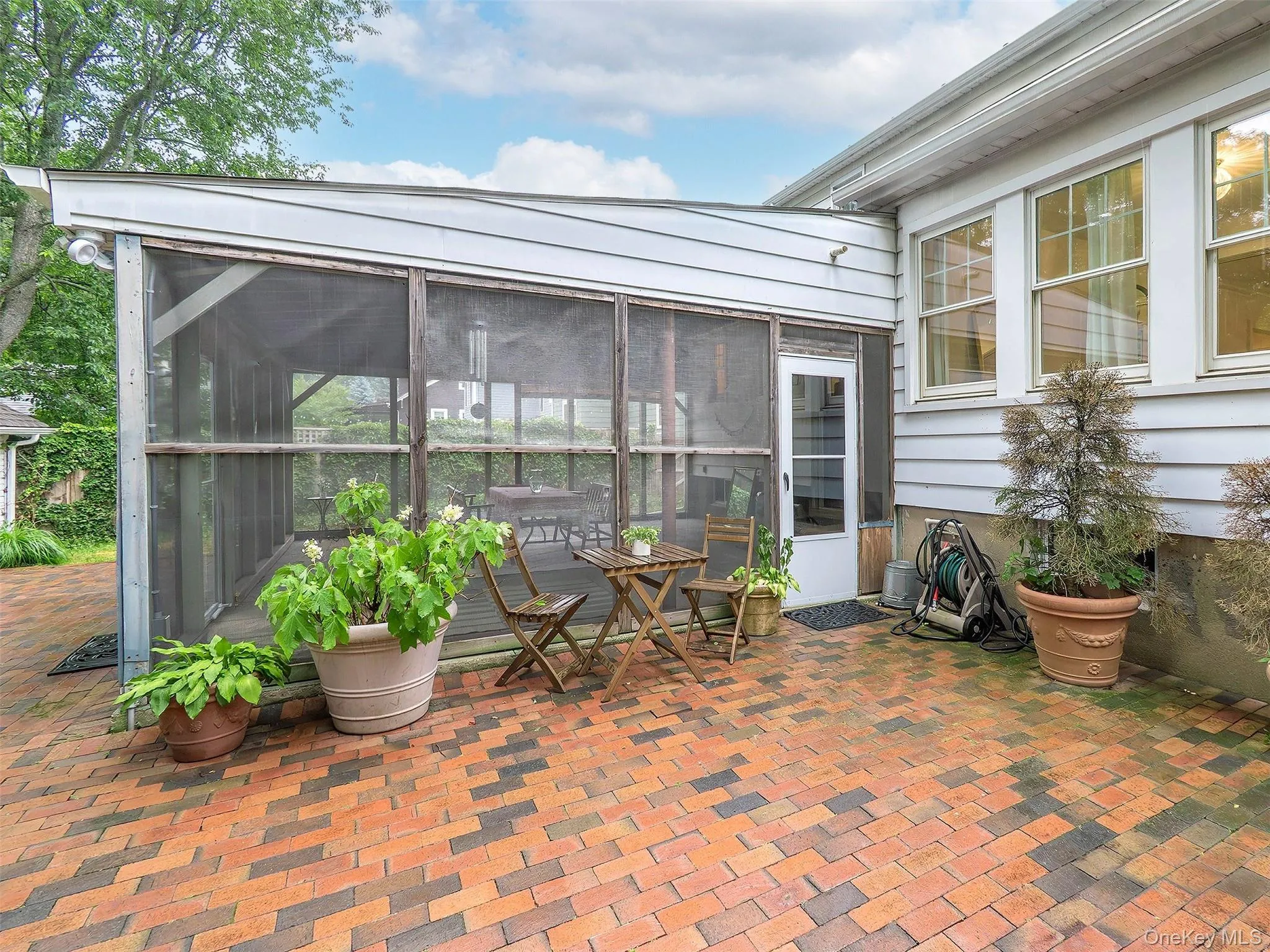 33 Oakland Street, Huntington, NY, 4 Bedrooms Bedrooms, 8 Rooms Rooms,1 BathroomBathrooms,Residential,For Rent,Oakland,0,KEY1018275 33 Oakland Street, Huntington, NY, 4 Bedrooms Bedrooms, 8 Rooms Rooms,1 BathroomBathrooms,Residential,For Rent,Oakland,0,KEY1018275