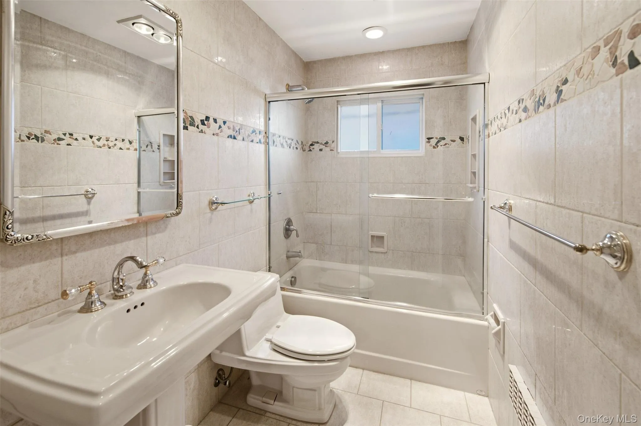 169 Landau Avenue, Hempstead, NY, 3 Bedrooms Bedrooms, 6 Rooms Rooms,2 BathroomsBathrooms,Residential,For Rent,Landau,0,1018277 169 Landau Avenue, Hempstead, NY, 3 Bedrooms Bedrooms, 6 Rooms Rooms,2 BathroomsBathrooms,Residential,For Rent,Landau,0,1018277