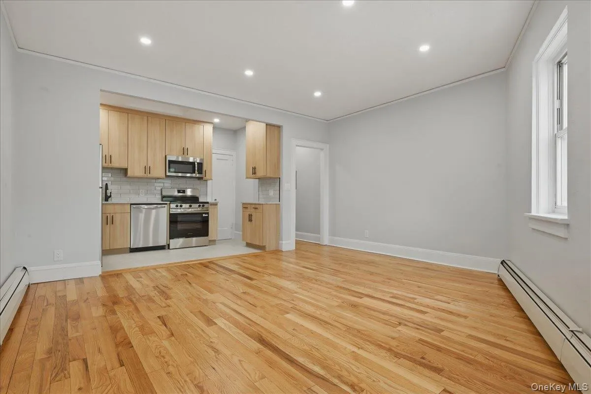 43 New Hyde Park Road, Hempstead, NY, 2 Bedrooms Bedrooms, 4 Rooms Rooms,1 BathroomBathrooms,Residential Lease,For Rent,New Hyde Park,0,1018280 43 New Hyde Park Road, Hempstead, NY, 2 Bedrooms Bedrooms, 4 Rooms Rooms,1 BathroomBathrooms,Residential Lease,For Rent,New Hyde Park,0,1018280