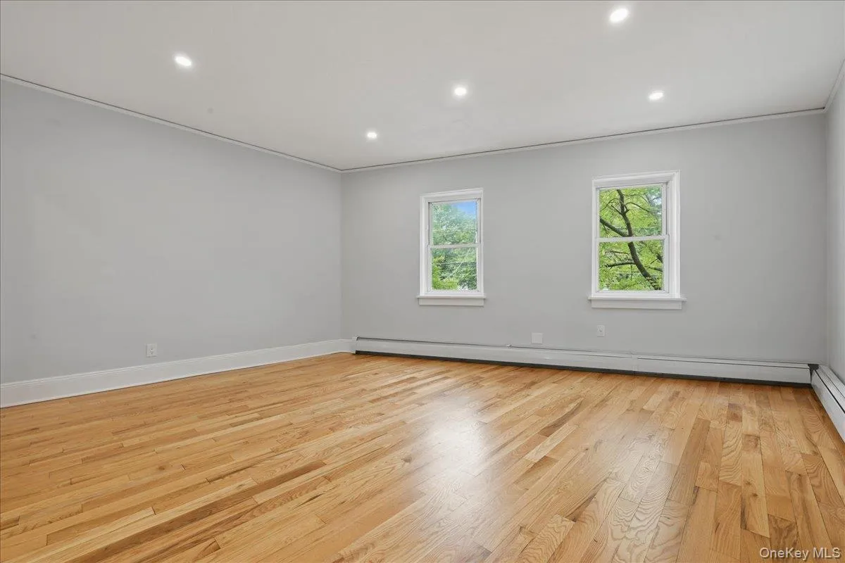 43 New Hyde Park Road, Hempstead, NY, 2 Bedrooms Bedrooms, 4 Rooms Rooms,1 BathroomBathrooms,Residential Lease,For Rent,New Hyde Park,0,1018280 43 New Hyde Park Road, Hempstead, NY, 2 Bedrooms Bedrooms, 4 Rooms Rooms,1 BathroomBathrooms,Residential Lease,For Rent,New Hyde Park,0,1018280