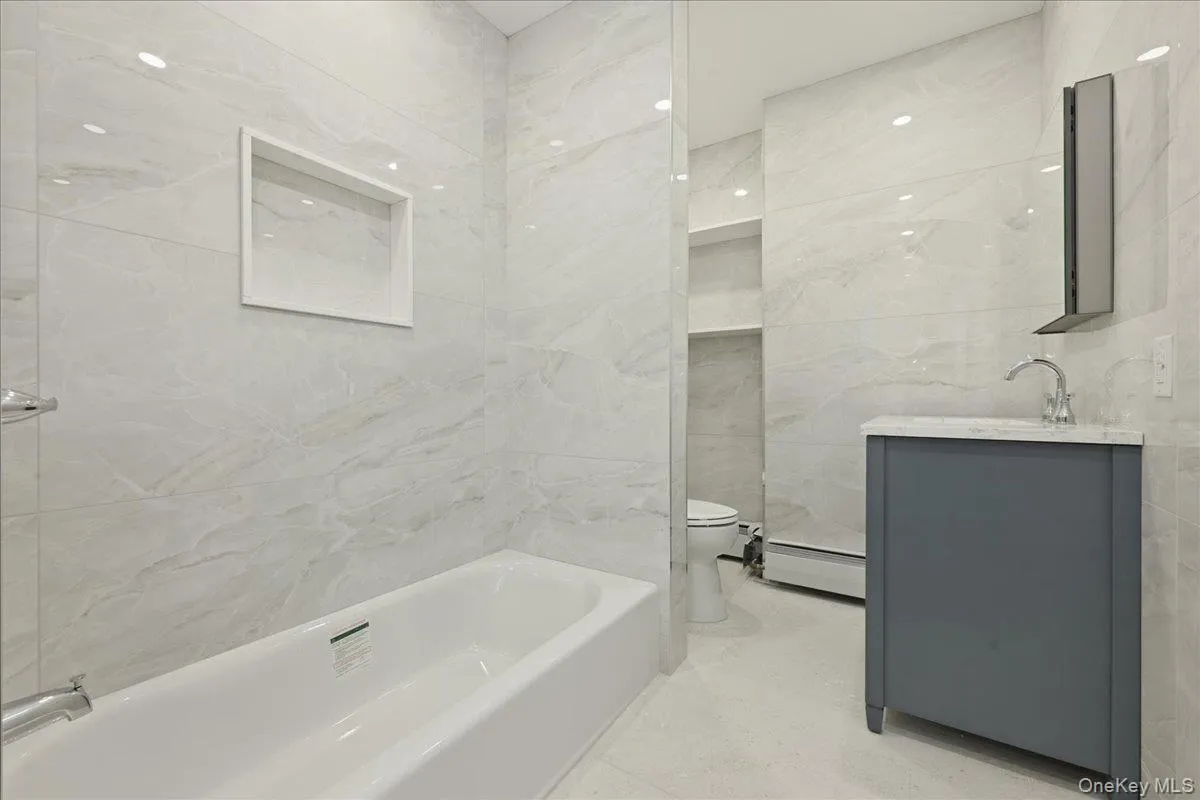 43 New Hyde Park Road, Hempstead, NY, 2 Bedrooms Bedrooms, 4 Rooms Rooms,1 BathroomBathrooms,Residential Lease,For Rent,New Hyde Park,0,1018280 43 New Hyde Park Road, Hempstead, NY, 2 Bedrooms Bedrooms, 4 Rooms Rooms,1 BathroomBathrooms,Residential Lease,For Rent,New Hyde Park,0,1018280