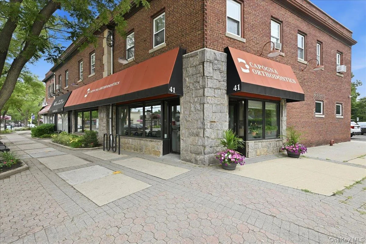 43 New Hyde Park Road, Hempstead, NY, 2 Bedrooms Bedrooms, 4 Rooms Rooms,1 BathroomBathrooms,Residential Lease,For Rent,New Hyde Park,0,1018280 43 New Hyde Park Road, Hempstead, NY, 2 Bedrooms Bedrooms, 4 Rooms Rooms,1 BathroomBathrooms,Residential Lease,For Rent,New Hyde Park,0,1018280