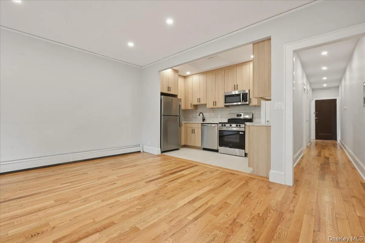 43 New Hyde Park Road, Hempstead, NY, 2 Bedrooms Bedrooms, 4 Rooms Rooms,1 BathroomBathrooms,Residential Lease,For Rent,New Hyde Park,0,1018280 43 New Hyde Park Road, Hempstead, NY, 2 Bedrooms Bedrooms, 4 Rooms Rooms,1 BathroomBathrooms,Residential Lease,For Rent,New Hyde Park,0,1018280