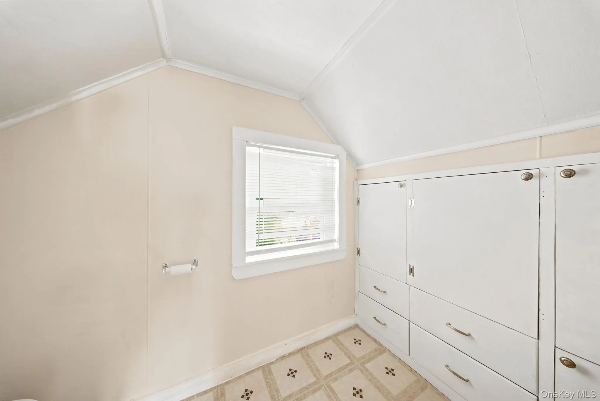 12 1/2 Schultz Street, Port Jervis, NY, 1 Bedroom Bedrooms, 3 Rooms Rooms,1 BathroomBathrooms,Residential Lease,For Rent,Schultz,0,1018282 12 1/2 Schultz Street, Port Jervis, NY, 1 Bedroom Bedrooms, 3 Rooms Rooms,1 BathroomBathrooms,Residential Lease,For Rent,Schultz,0,1018282