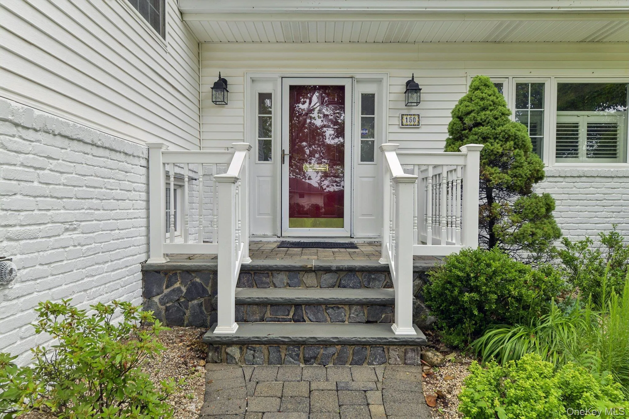 150 High Street, North Hempstead, NY, 3 Bedrooms Bedrooms, 7 Rooms Rooms,2 BathroomsBathrooms,Residential,For Rent,High,0,1018289 150 High Street, North Hempstead, NY, 3 Bedrooms Bedrooms, 7 Rooms Rooms,2 BathroomsBathrooms,Residential,For Rent,High,0,1018289