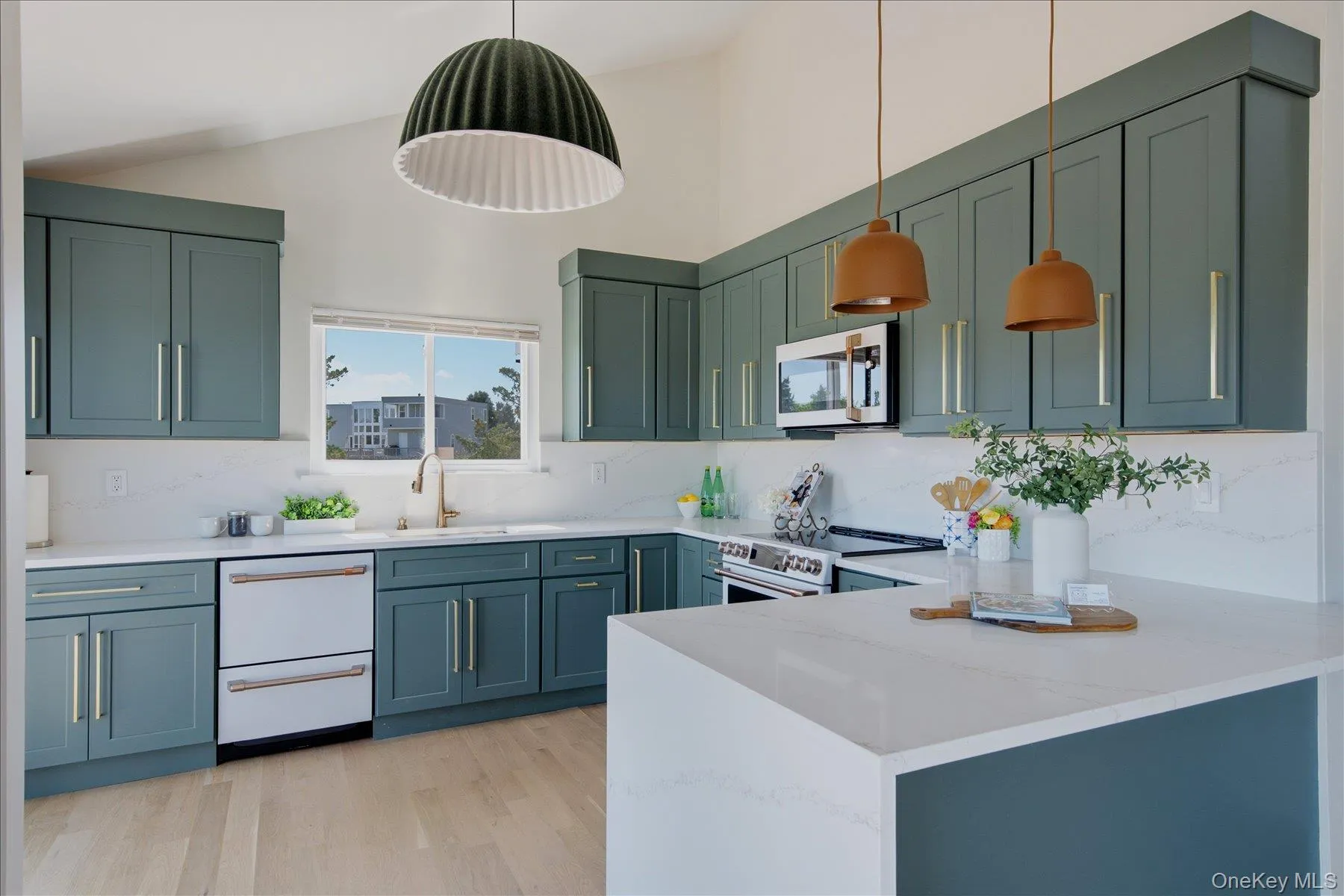 16 Meadow Lane, Southampton, NY, 4 Bedrooms Bedrooms, 10 Rooms Rooms,3 BathroomsBathrooms,Residential,For Rent,Meadow,0,KEY1018290 16 Meadow Lane, Southampton, NY, 4 Bedrooms Bedrooms, 10 Rooms Rooms,3 BathroomsBathrooms,Residential,For Rent,Meadow,0,KEY1018290
