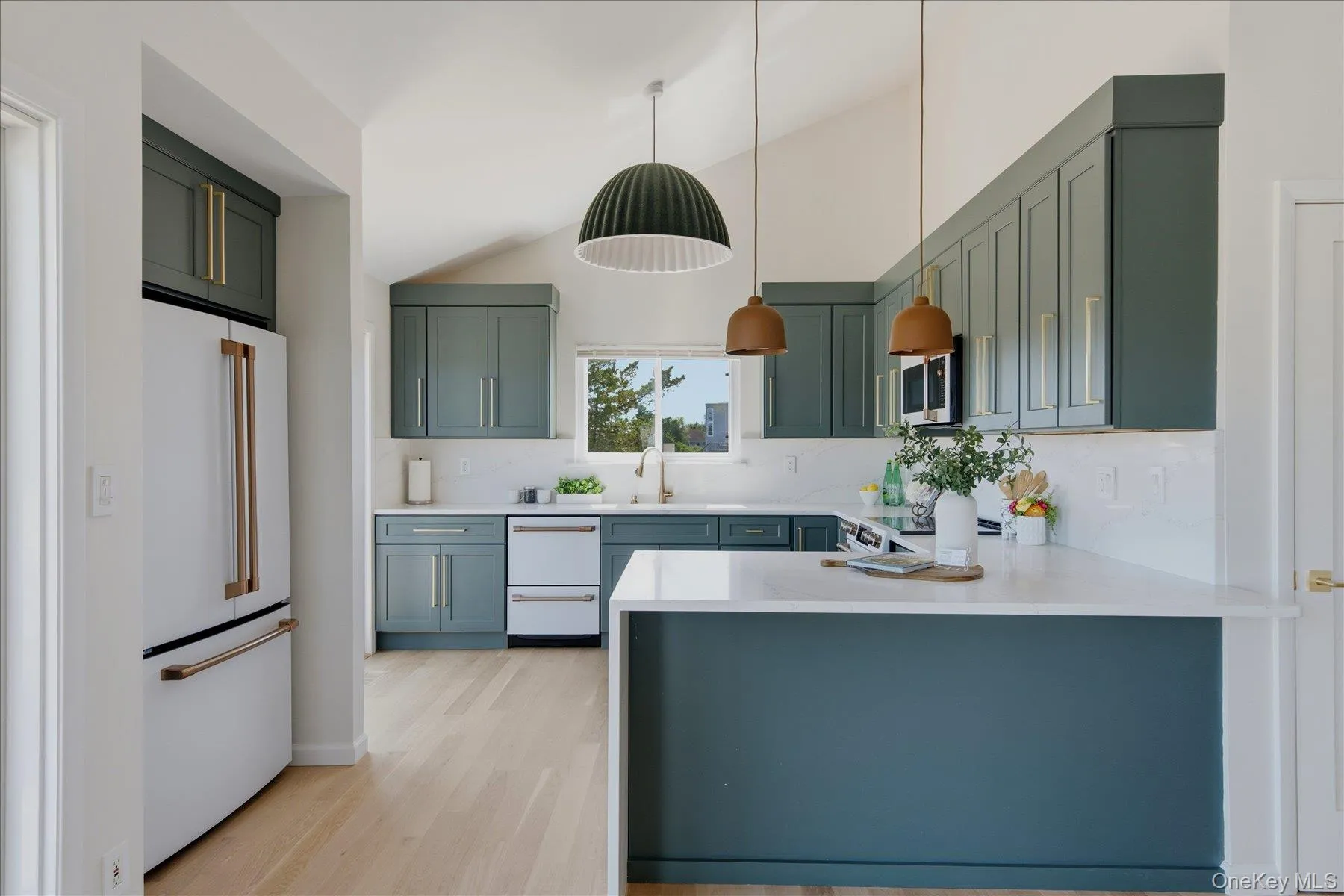 16 Meadow Lane, Southampton, NY, 4 Bedrooms Bedrooms, 10 Rooms Rooms,3 BathroomsBathrooms,Residential,For Rent,Meadow,0,KEY1018290 16 Meadow Lane, Southampton, NY, 4 Bedrooms Bedrooms, 10 Rooms Rooms,3 BathroomsBathrooms,Residential,For Rent,Meadow,0,KEY1018290