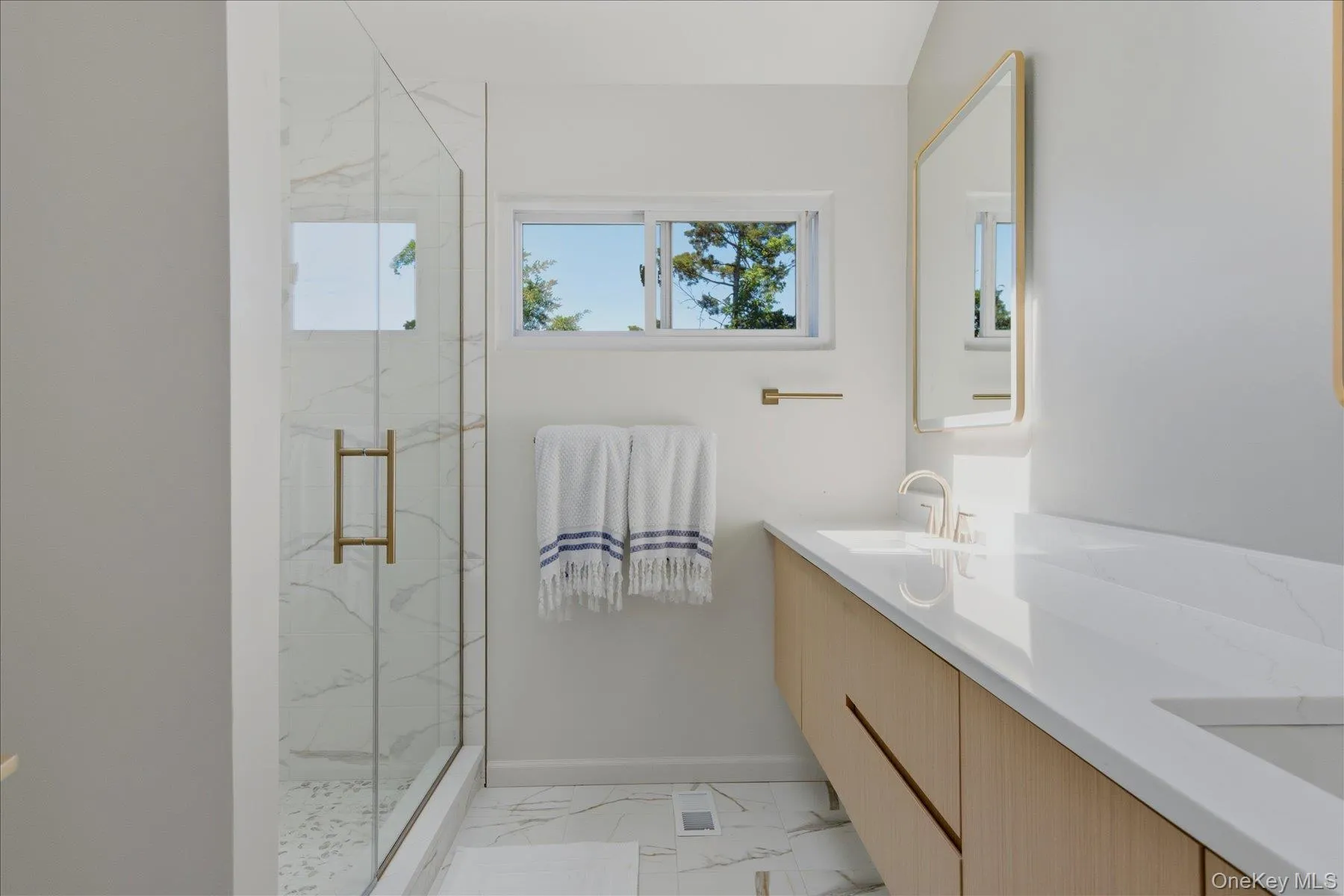 Second floor guest bathroom. Double vanity Second floor guest bathroom. Double vanity