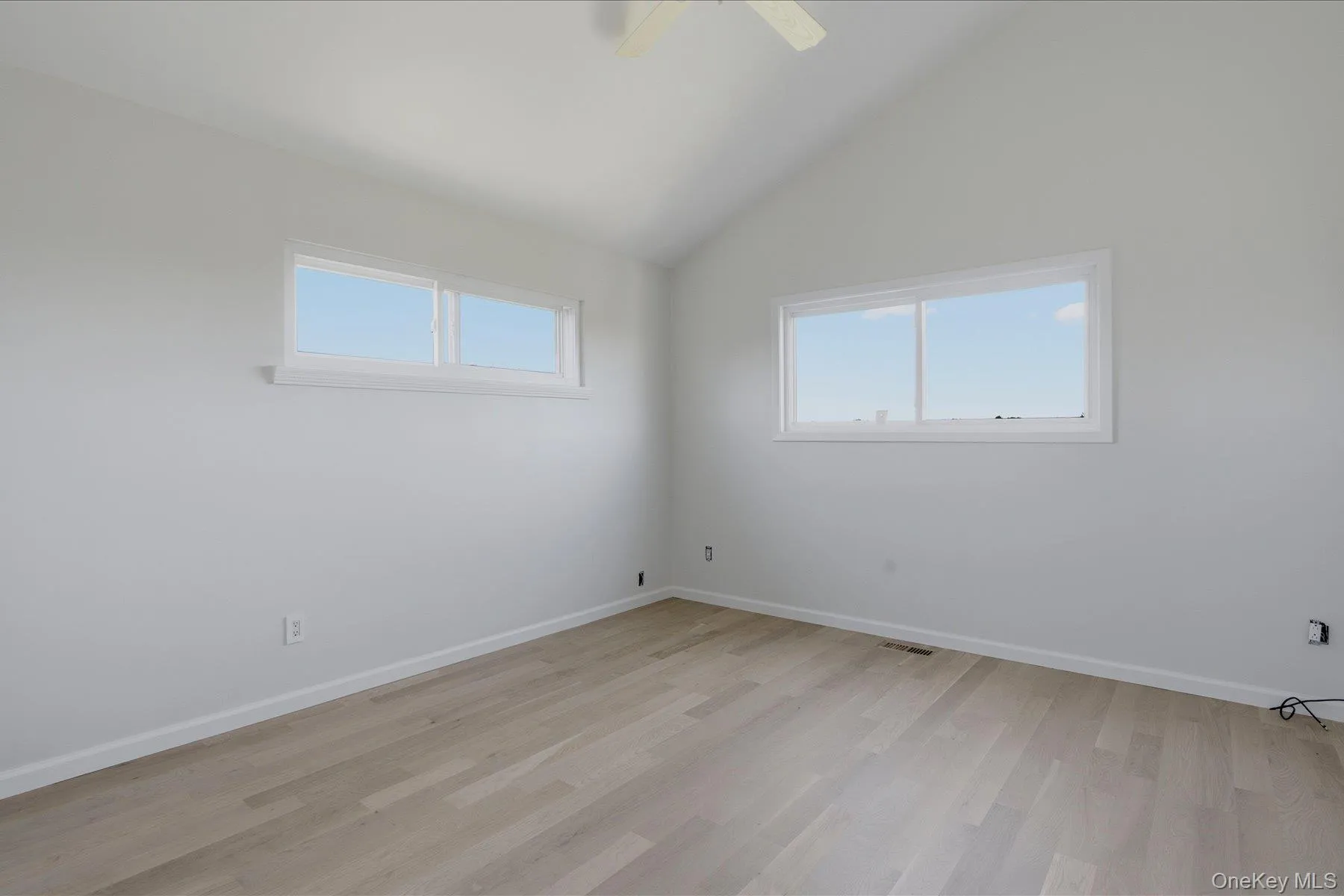 4th guest bedroom - 2nd floor 4th guest bedroom - 2nd floor