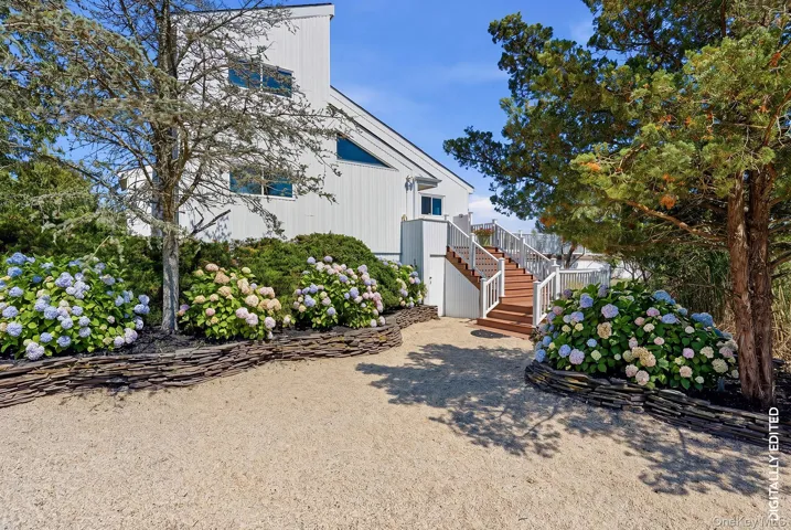 16 Meadow Lane, Southampton, New York 11978