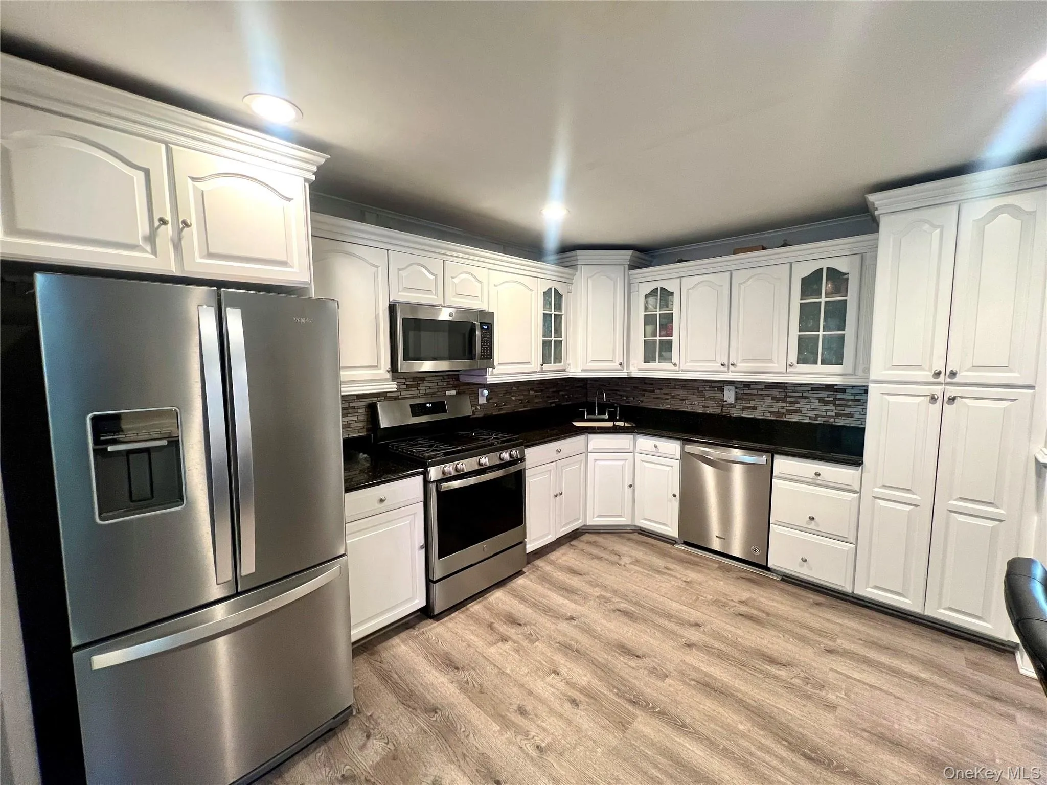 2 Peters Lane, Brookhaven, NY, 4 Bedrooms Bedrooms, 8 Rooms Rooms,2 BathroomsBathrooms,Residential,For Rent,Peters,0,KEY1018295 2 Peters Lane, Brookhaven, NY, 4 Bedrooms Bedrooms, 8 Rooms Rooms,2 BathroomsBathrooms,Residential,For Rent,Peters,0,KEY1018295