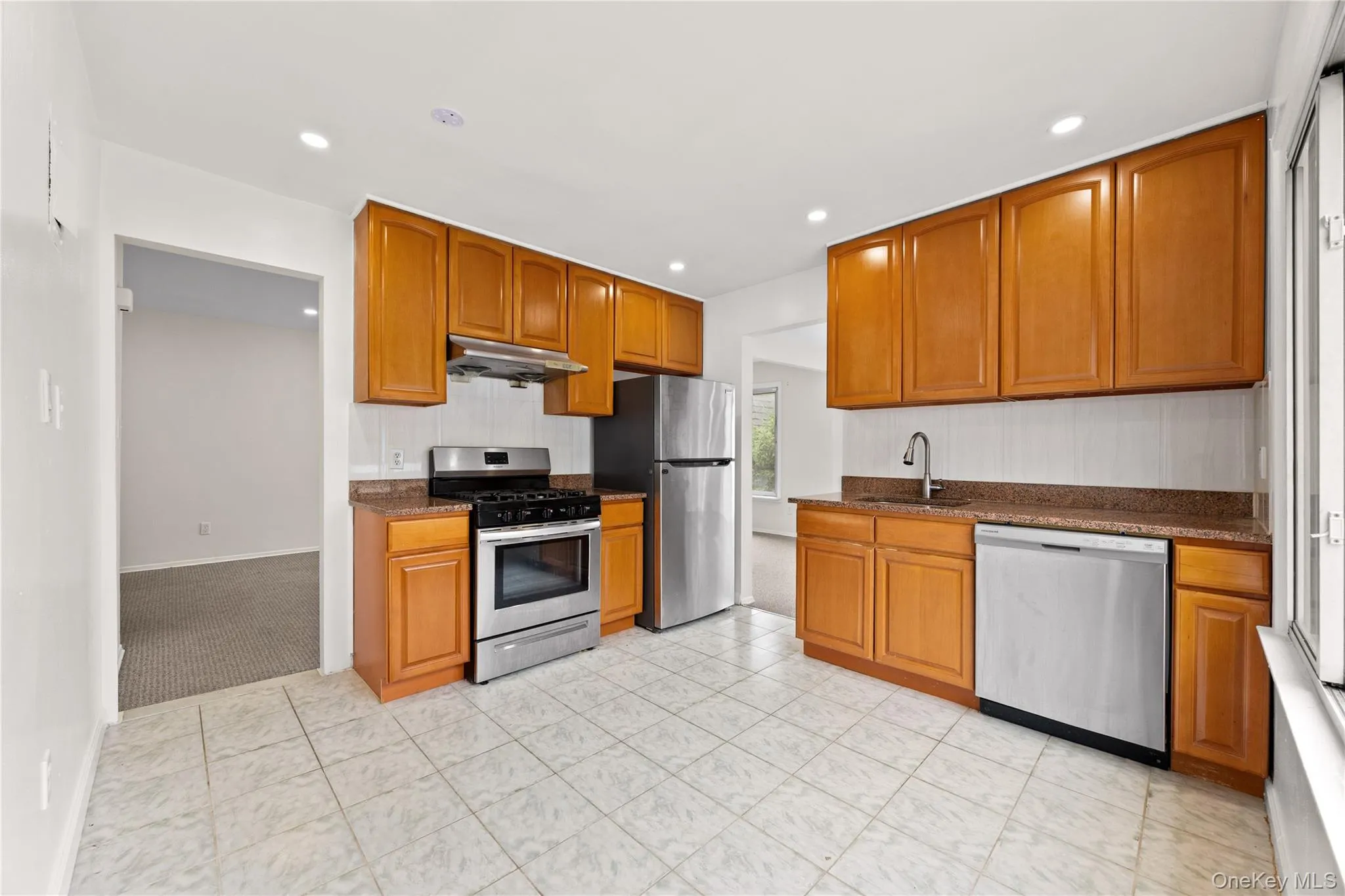 1572 216th Street, New York, NY, 3 Bedrooms Bedrooms, 5 Rooms Rooms,2 BathroomsBathrooms,Residential Lease,For Rent,216th,0,KEY1018296 1572 216th Street, New York, NY, 3 Bedrooms Bedrooms, 5 Rooms Rooms,2 BathroomsBathrooms,Residential Lease,For Rent,216th,0,KEY1018296