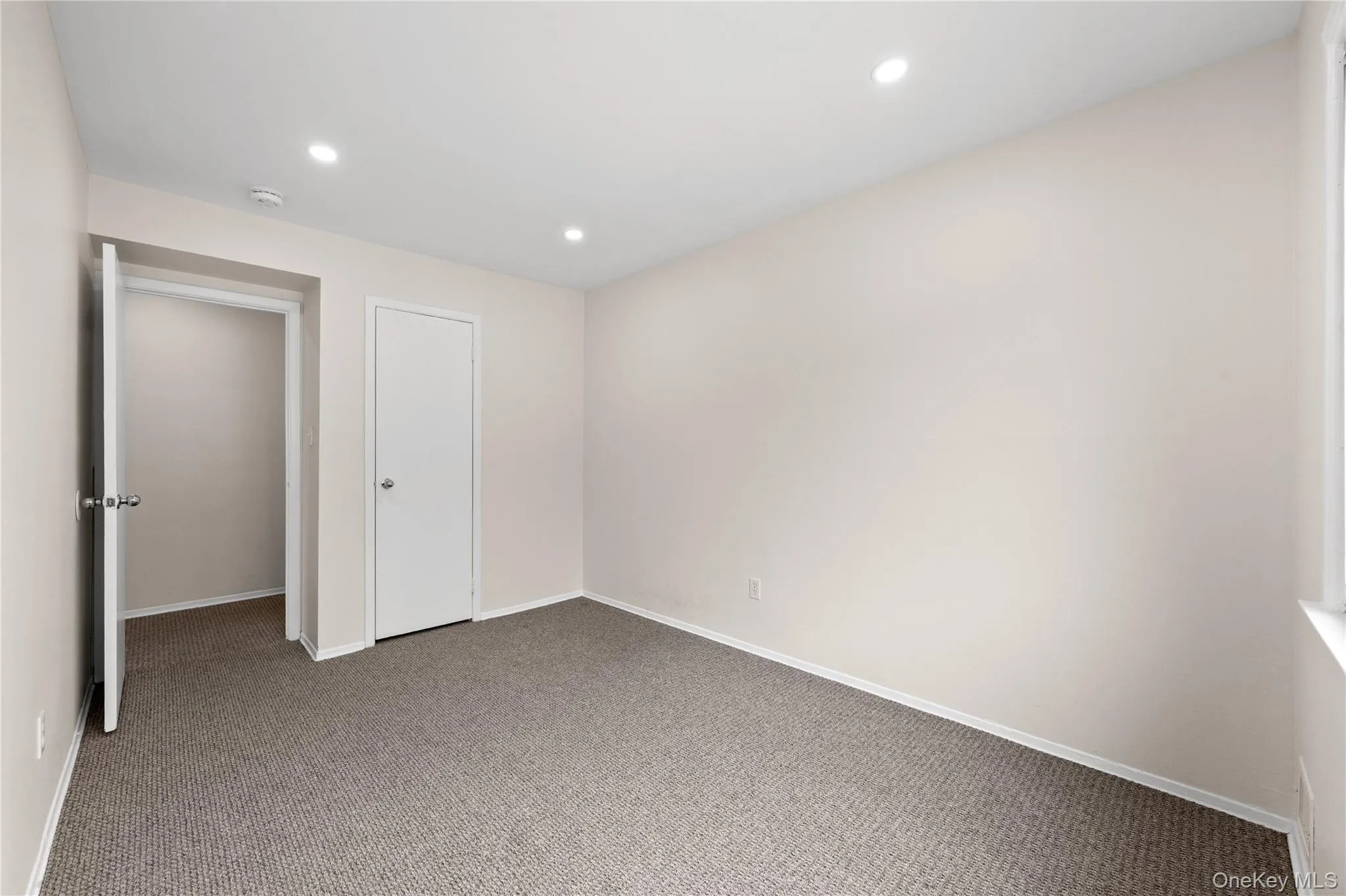 1572 216th Street, New York, NY, 3 Bedrooms Bedrooms, 5 Rooms Rooms,2 BathroomsBathrooms,Residential Lease,For Rent,216th,0,KEY1018296 1572 216th Street, New York, NY, 3 Bedrooms Bedrooms, 5 Rooms Rooms,2 BathroomsBathrooms,Residential Lease,For Rent,216th,0,KEY1018296