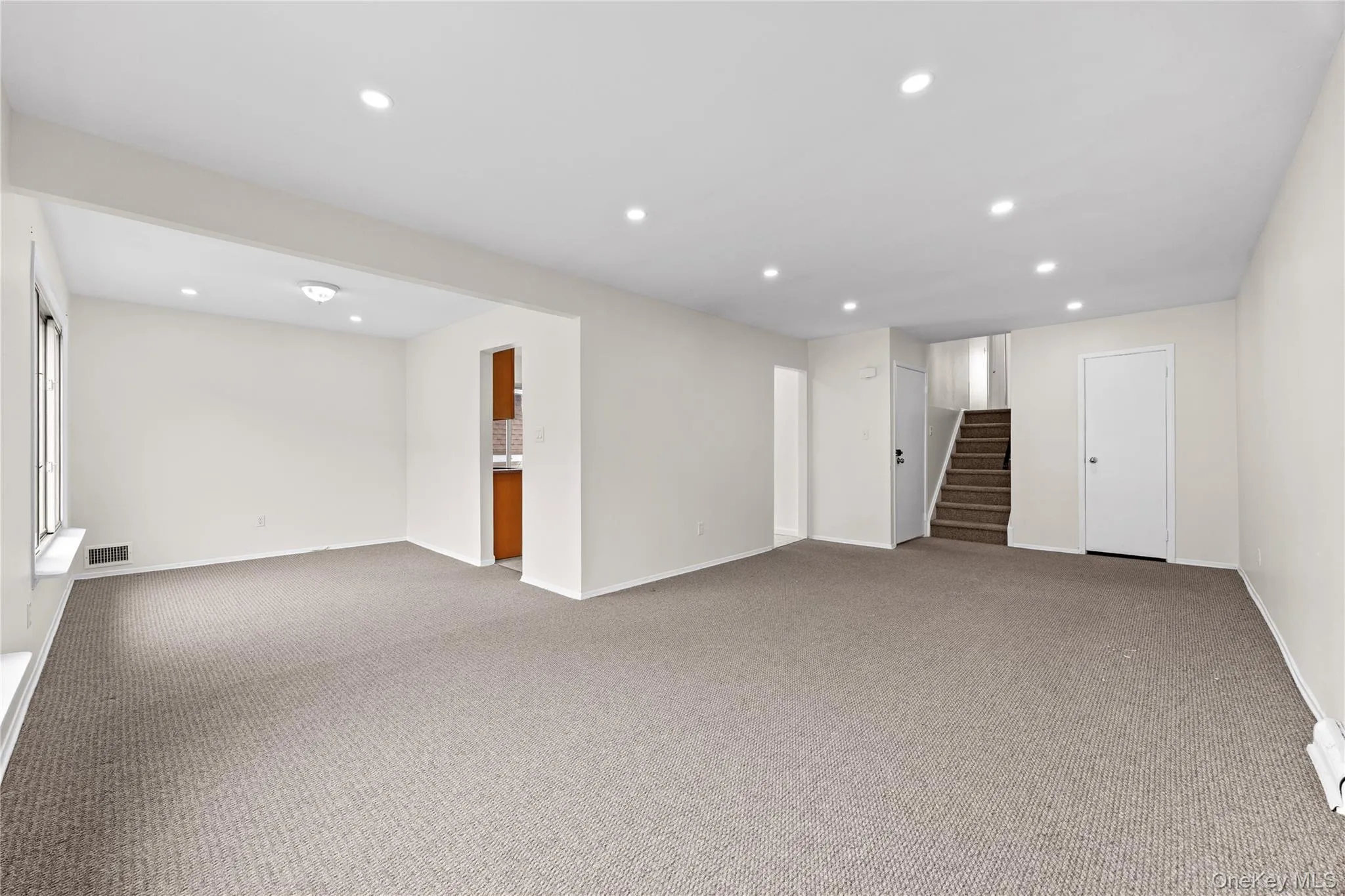 1572 216th Street, New York, NY, 3 Bedrooms Bedrooms, 5 Rooms Rooms,2 BathroomsBathrooms,Residential Lease,For Rent,216th,0,KEY1018296 1572 216th Street, New York, NY, 3 Bedrooms Bedrooms, 5 Rooms Rooms,2 BathroomsBathrooms,Residential Lease,For Rent,216th,0,KEY1018296