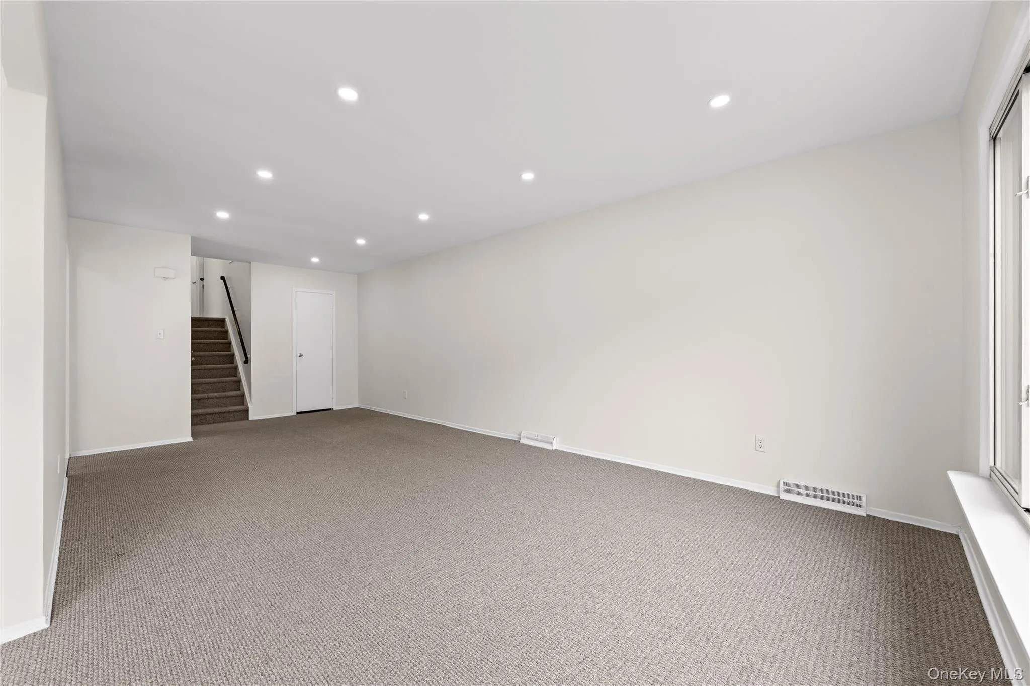 1572 216th Street, New York, NY, 3 Bedrooms Bedrooms, 5 Rooms Rooms,2 BathroomsBathrooms,Residential Lease,For Rent,216th,0,KEY1018296 1572 216th Street, New York, NY, 3 Bedrooms Bedrooms, 5 Rooms Rooms,2 BathroomsBathrooms,Residential Lease,For Rent,216th,0,KEY1018296