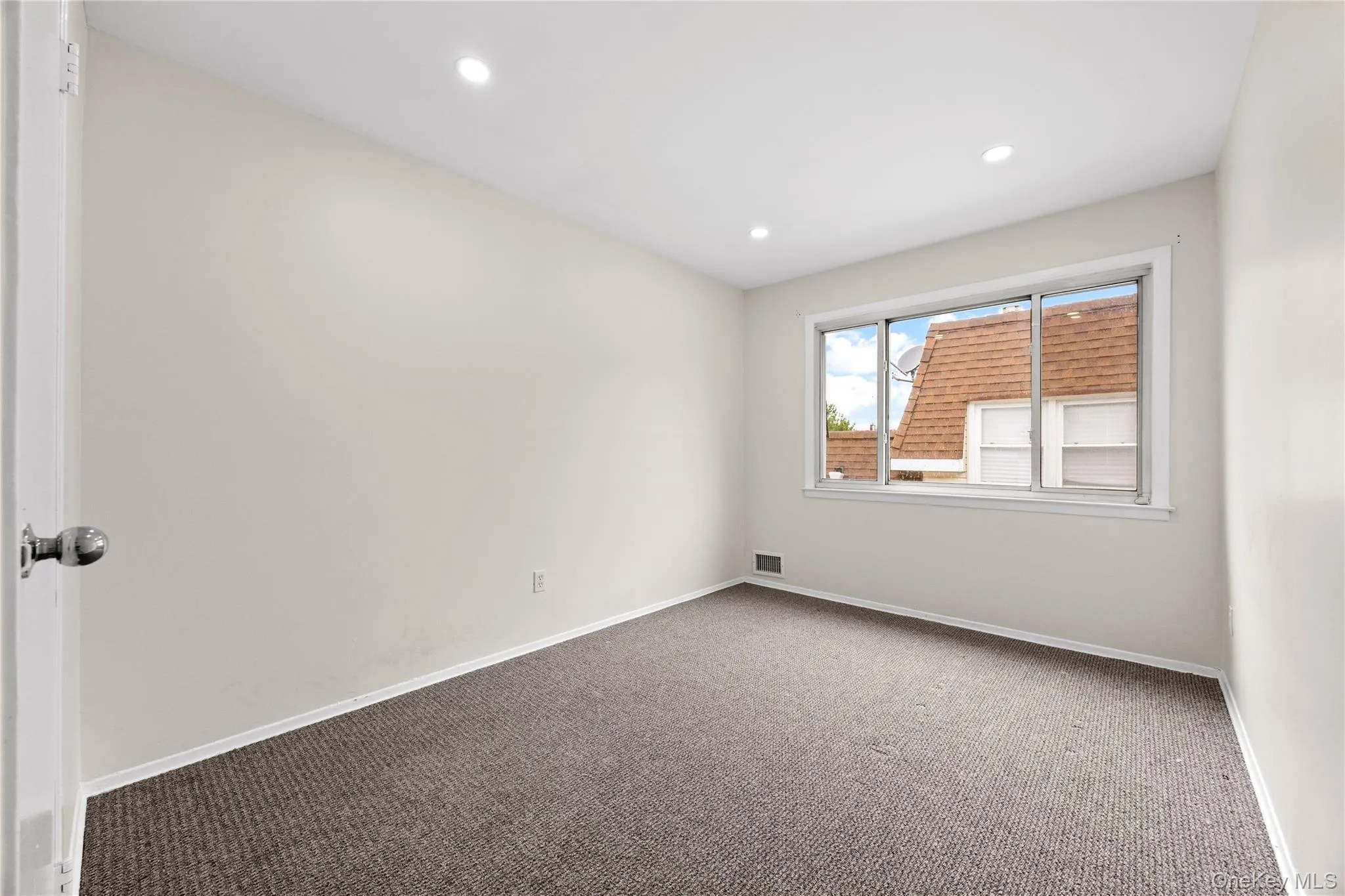 1572 216th Street, New York, NY, 3 Bedrooms Bedrooms, 5 Rooms Rooms,2 BathroomsBathrooms,Residential Lease,For Rent,216th,0,KEY1018296 1572 216th Street, New York, NY, 3 Bedrooms Bedrooms, 5 Rooms Rooms,2 BathroomsBathrooms,Residential Lease,For Rent,216th,0,KEY1018296