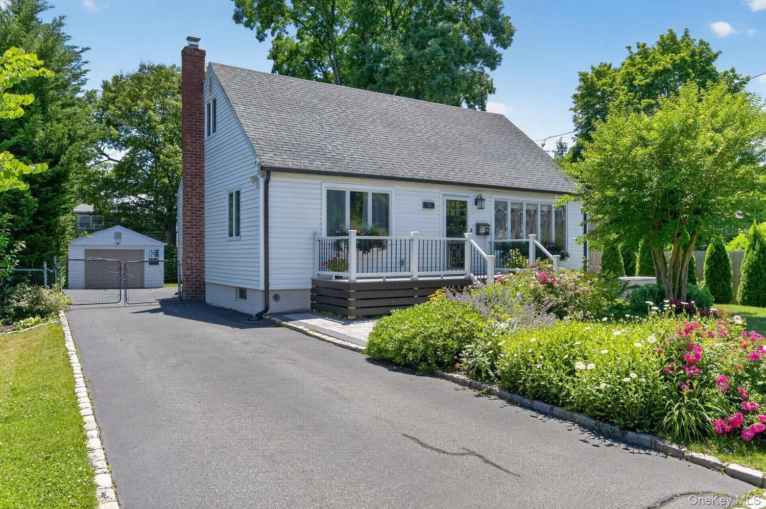 38 Oakwood Street, Huntington, NY, 4 Bedrooms Bedrooms, 7 Rooms Rooms,2 BathroomsBathrooms,Residential,For Rent,Oakwood,0,KEY1018301 38 Oakwood Street, Huntington, NY, 4 Bedrooms Bedrooms, 7 Rooms Rooms,2 BathroomsBathrooms,Residential,For Rent,Oakwood,0,KEY1018301