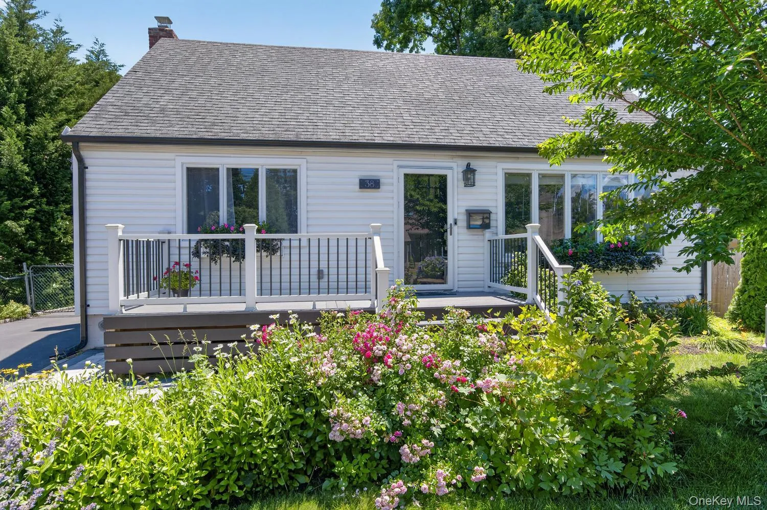 38 Oakwood Street, Huntington, NY, 4 Bedrooms Bedrooms, 7 Rooms Rooms,2 BathroomsBathrooms,Residential,For Rent,Oakwood,0,KEY1018301 38 Oakwood Street, Huntington, NY, 4 Bedrooms Bedrooms, 7 Rooms Rooms,2 BathroomsBathrooms,Residential,For Rent,Oakwood,0,KEY1018301