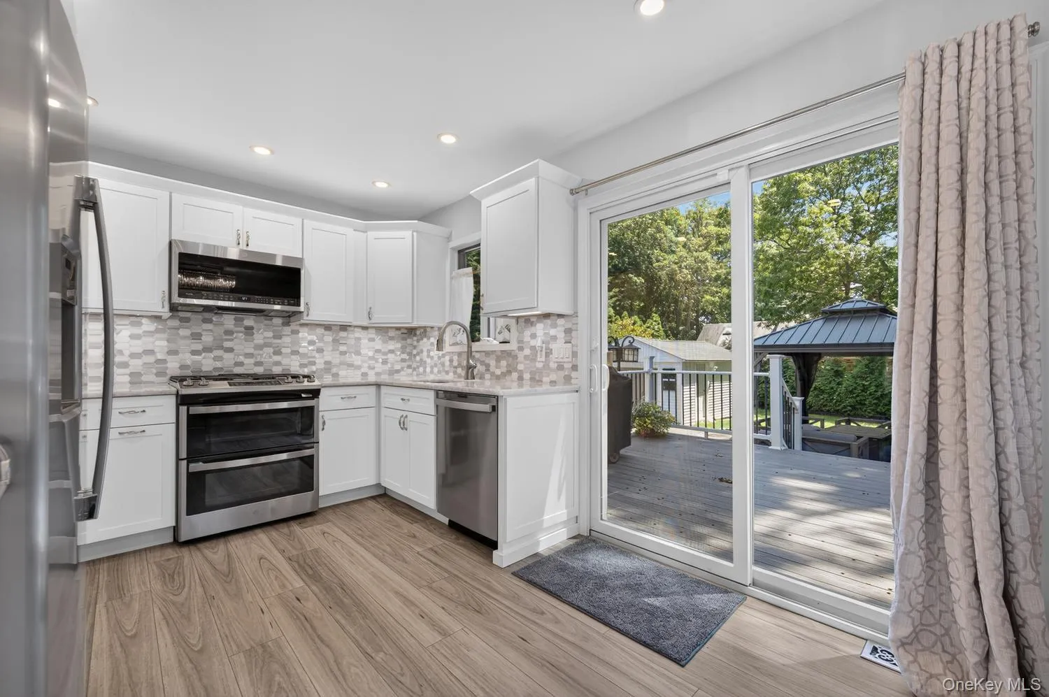 38 Oakwood Street, Huntington, NY, 4 Bedrooms Bedrooms, 7 Rooms Rooms,2 BathroomsBathrooms,Residential,For Rent,Oakwood,0,KEY1018301 38 Oakwood Street, Huntington, NY, 4 Bedrooms Bedrooms, 7 Rooms Rooms,2 BathroomsBathrooms,Residential,For Rent,Oakwood,0,KEY1018301