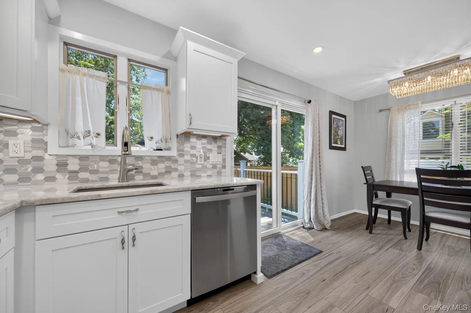 38 Oakwood Street, Huntington, NY, 4 Bedrooms Bedrooms, 7 Rooms Rooms,2 BathroomsBathrooms,Residential,For Rent,Oakwood,0,KEY1018301 38 Oakwood Street, Huntington, NY, 4 Bedrooms Bedrooms, 7 Rooms Rooms,2 BathroomsBathrooms,Residential,For Rent,Oakwood,0,KEY1018301