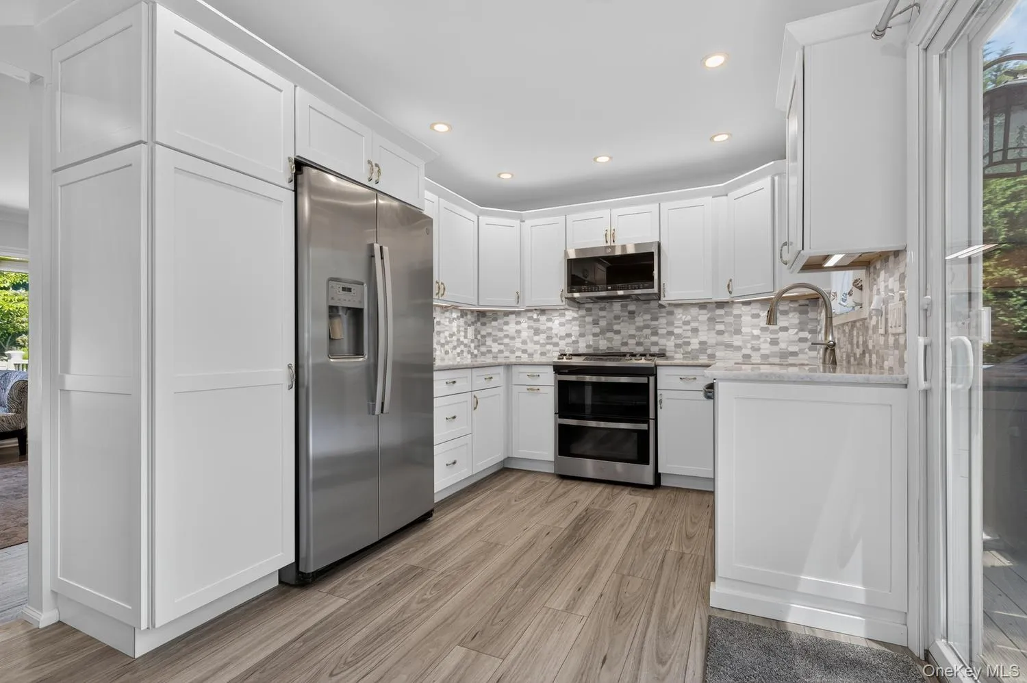 38 Oakwood Street, Huntington, NY, 4 Bedrooms Bedrooms, 7 Rooms Rooms,2 BathroomsBathrooms,Residential,For Rent,Oakwood,0,KEY1018301 38 Oakwood Street, Huntington, NY, 4 Bedrooms Bedrooms, 7 Rooms Rooms,2 BathroomsBathrooms,Residential,For Rent,Oakwood,0,KEY1018301