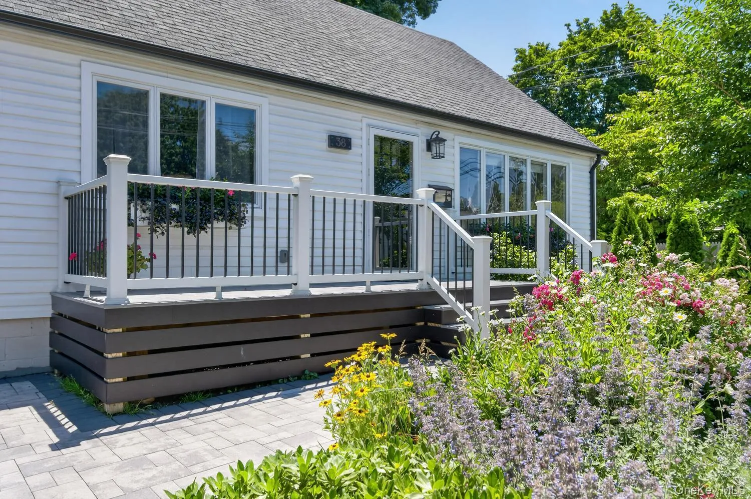 38 Oakwood Street, Huntington, NY, 4 Bedrooms Bedrooms, 7 Rooms Rooms,2 BathroomsBathrooms,Residential,For Rent,Oakwood,0,KEY1018301 38 Oakwood Street, Huntington, NY, 4 Bedrooms Bedrooms, 7 Rooms Rooms,2 BathroomsBathrooms,Residential,For Rent,Oakwood,0,KEY1018301