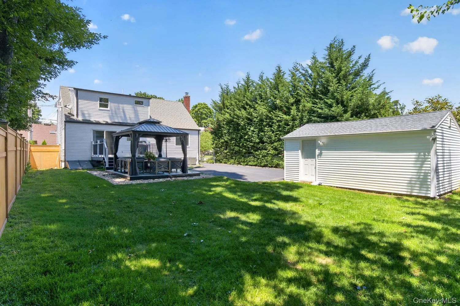 38 Oakwood Street, Huntington, NY, 4 Bedrooms Bedrooms, 7 Rooms Rooms,2 BathroomsBathrooms,Residential,For Rent,Oakwood,0,KEY1018301 38 Oakwood Street, Huntington, NY, 4 Bedrooms Bedrooms, 7 Rooms Rooms,2 BathroomsBathrooms,Residential,For Rent,Oakwood,0,KEY1018301