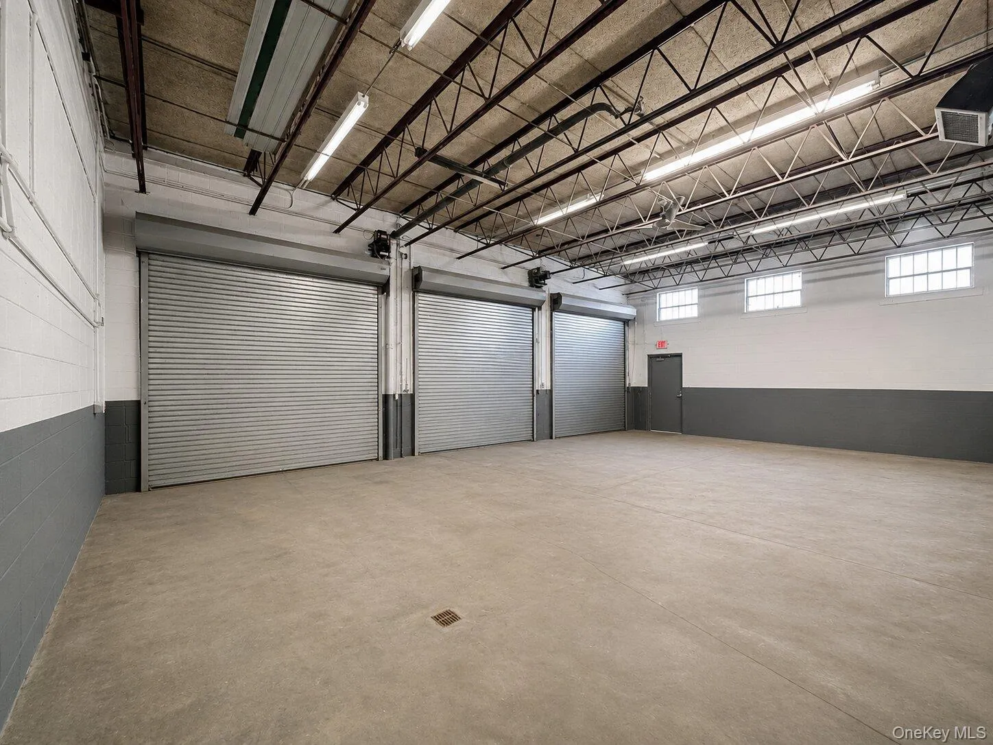 Garage Space (decluttered using AI) Garage Space (decluttered using AI)