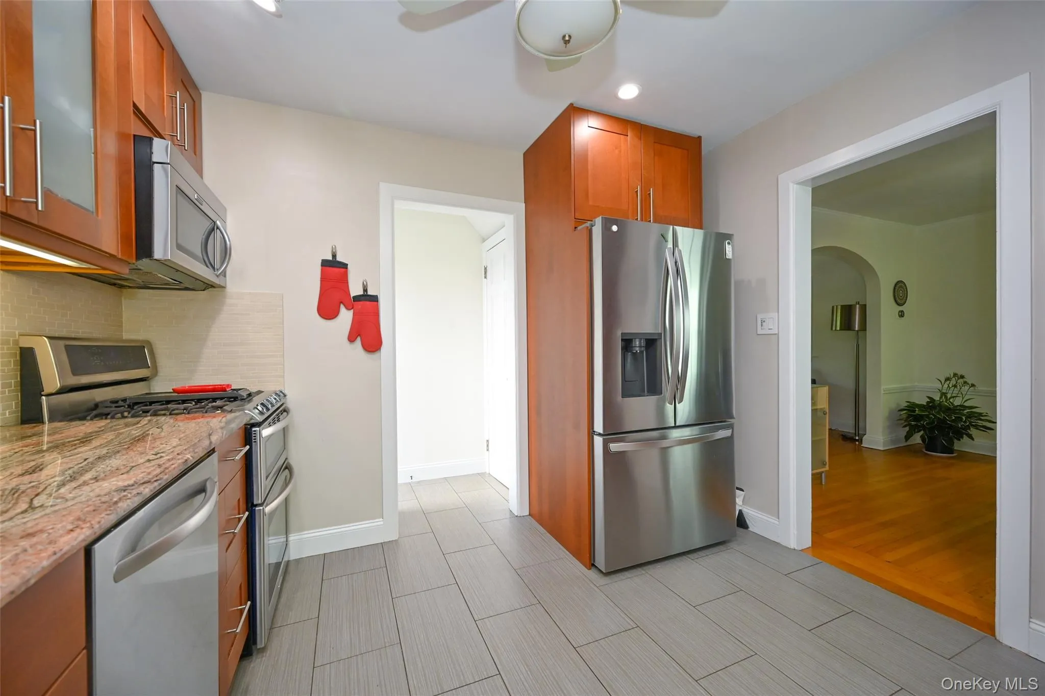 202-08 38th Avenue, New York, NY, 4 Bedrooms Bedrooms, 10 Rooms Rooms,1 BathroomBathrooms,Residential,For Rent,38th,0,KEY1018308 202-08 38th Avenue, New York, NY, 4 Bedrooms Bedrooms, 10 Rooms Rooms,1 BathroomBathrooms,Residential,For Rent,38th,0,KEY1018308