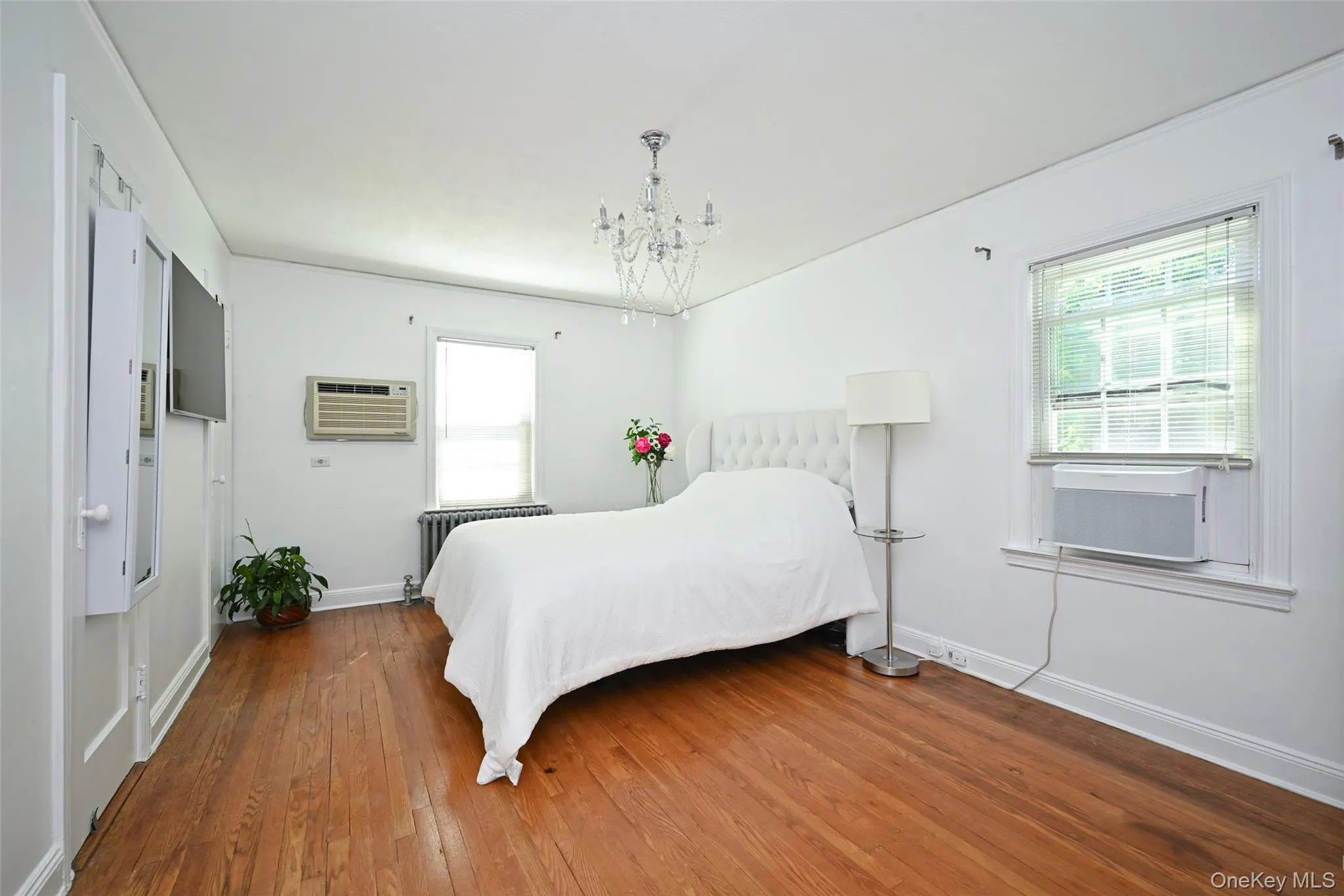 202-08 38th Avenue, New York, NY, 4 Bedrooms Bedrooms, 10 Rooms Rooms,1 BathroomBathrooms,Residential,For Rent,38th,0,KEY1018308 202-08 38th Avenue, New York, NY, 4 Bedrooms Bedrooms, 10 Rooms Rooms,1 BathroomBathrooms,Residential,For Rent,38th,0,KEY1018308