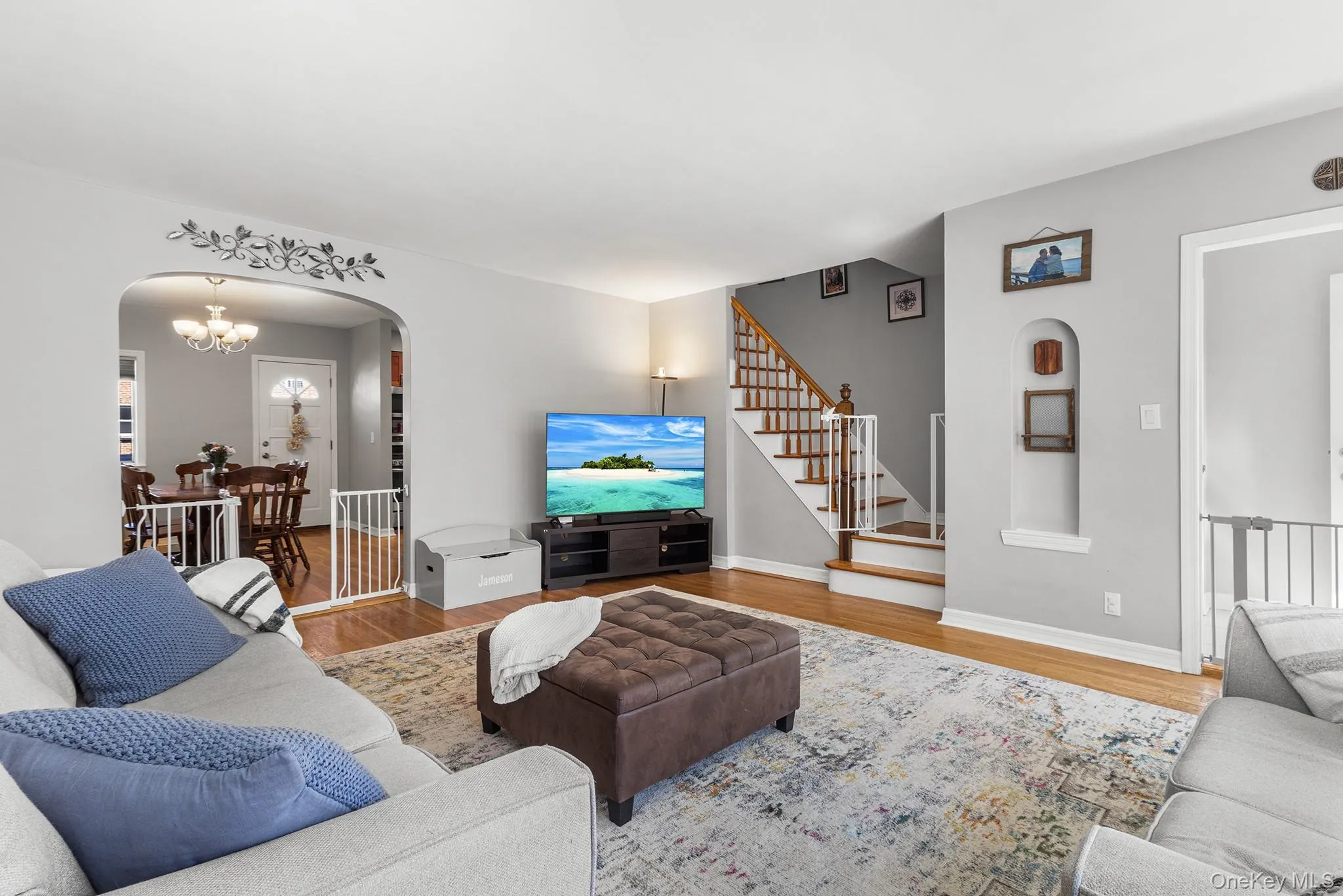 6159 81st Street, New York, NY, 3 Bedrooms Bedrooms, 6 Rooms Rooms,2 BathroomsBathrooms,Residential,For Rent,81st,0,KEY1018312 6159 81st Street, New York, NY, 3 Bedrooms Bedrooms, 6 Rooms Rooms,2 BathroomsBathrooms,Residential,For Rent,81st,0,KEY1018312