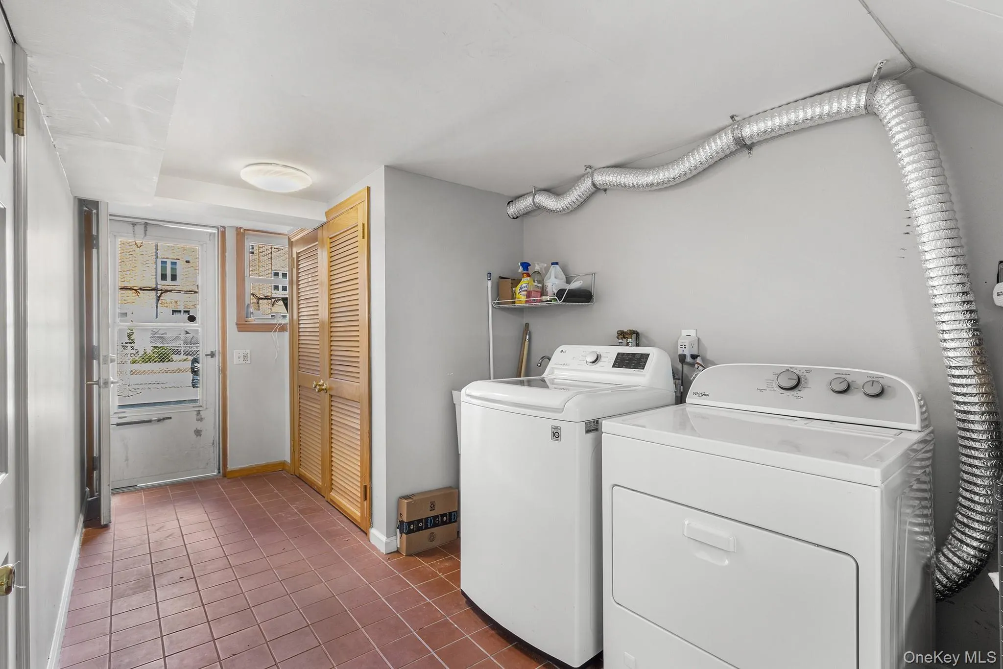 6159 81st Street, New York, NY, 3 Bedrooms Bedrooms, 6 Rooms Rooms,2 BathroomsBathrooms,Residential,For Rent,81st,0,KEY1018312 6159 81st Street, New York, NY, 3 Bedrooms Bedrooms, 6 Rooms Rooms,2 BathroomsBathrooms,Residential,For Rent,81st,0,KEY1018312