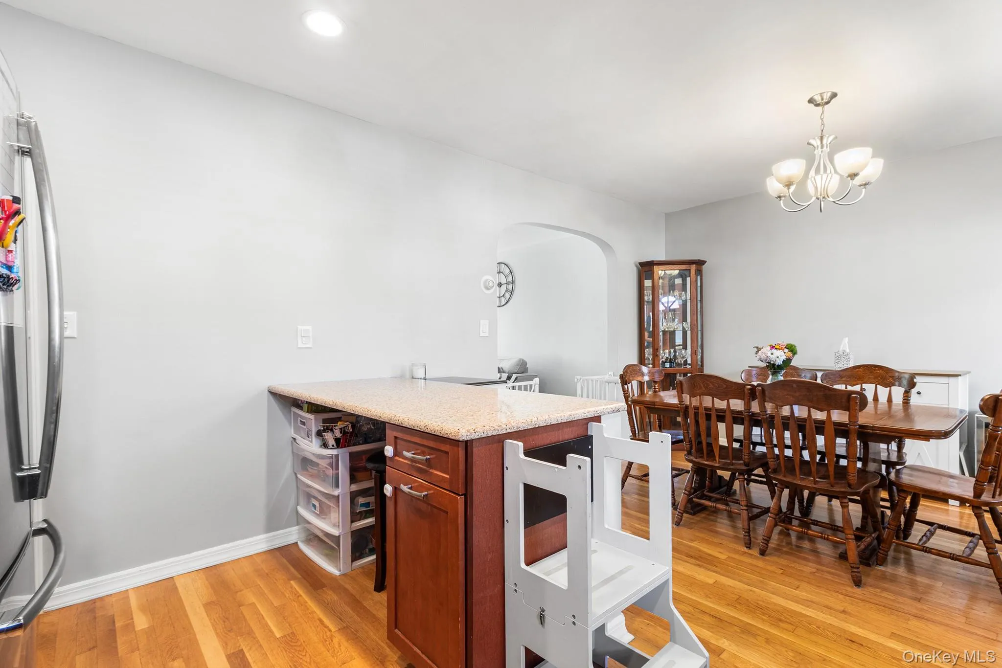 6159 81st Street, New York, NY, 3 Bedrooms Bedrooms, 6 Rooms Rooms,2 BathroomsBathrooms,Residential,For Rent,81st,0,KEY1018312 6159 81st Street, New York, NY, 3 Bedrooms Bedrooms, 6 Rooms Rooms,2 BathroomsBathrooms,Residential,For Rent,81st,0,KEY1018312