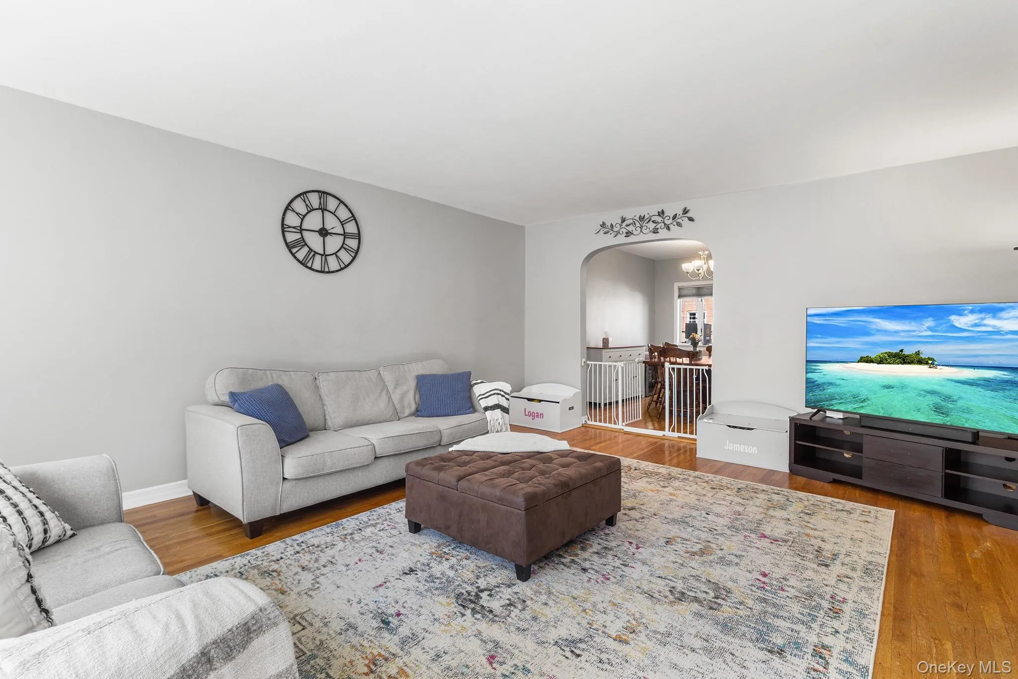 6159 81st Street, New York, NY, 3 Bedrooms Bedrooms, 6 Rooms Rooms,2 BathroomsBathrooms,Residential,For Rent,81st,0,KEY1018312 6159 81st Street, New York, NY, 3 Bedrooms Bedrooms, 6 Rooms Rooms,2 BathroomsBathrooms,Residential,For Rent,81st,0,KEY1018312