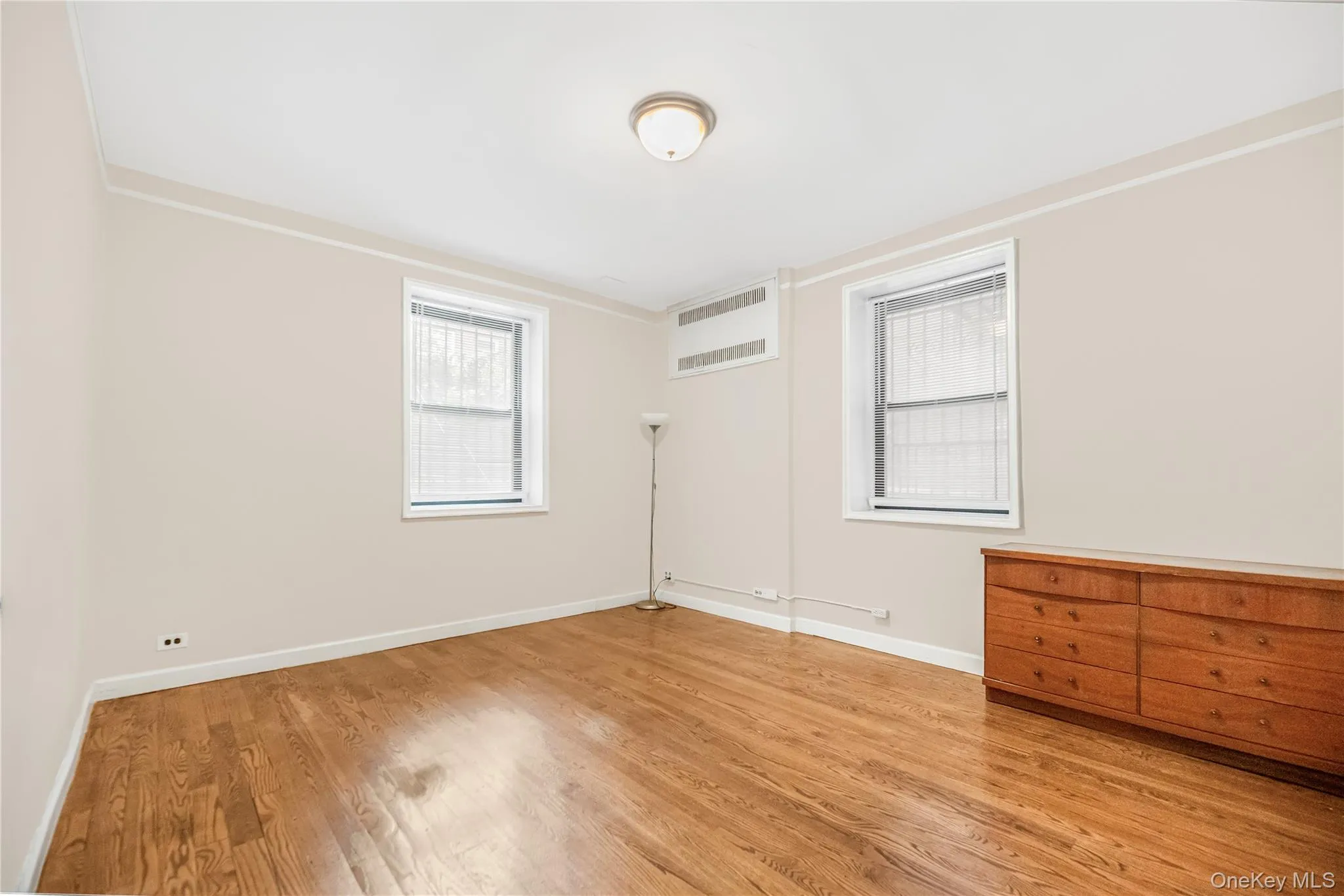 96-11 65th Road, New York, NY, 1 Bedroom Bedrooms, 5 Rooms Rooms,1 BathroomBathrooms,Residential,For Rent,65th,0,KEY1018313 96-11 65th Road, New York, NY, 1 Bedroom Bedrooms, 5 Rooms Rooms,1 BathroomBathrooms,Residential,For Rent,65th,0,KEY1018313