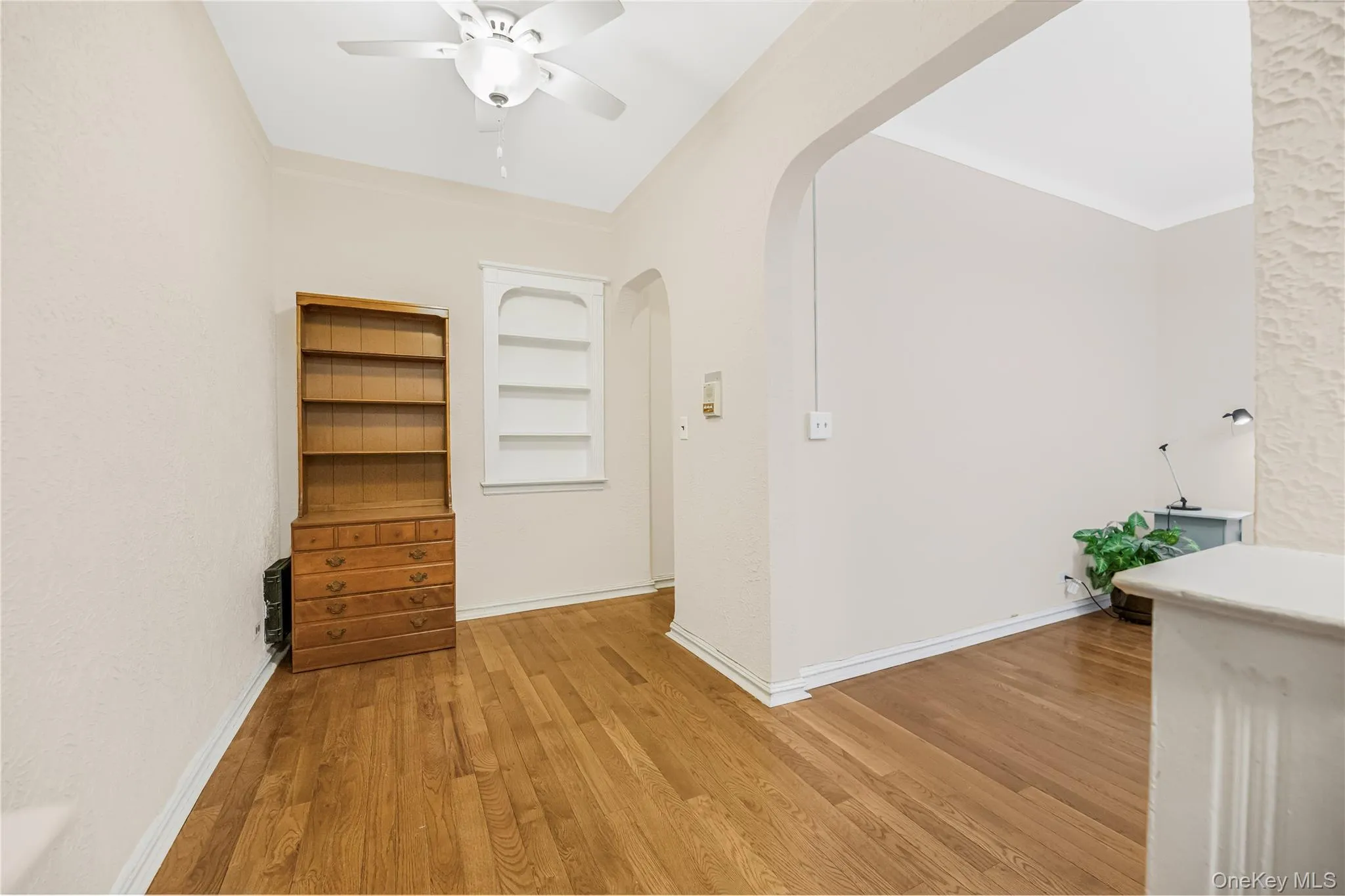 96-11 65th Road, New York, NY, 1 Bedroom Bedrooms, 5 Rooms Rooms,1 BathroomBathrooms,Residential,For Rent,65th,0,KEY1018313 96-11 65th Road, New York, NY, 1 Bedroom Bedrooms, 5 Rooms Rooms,1 BathroomBathrooms,Residential,For Rent,65th,0,KEY1018313