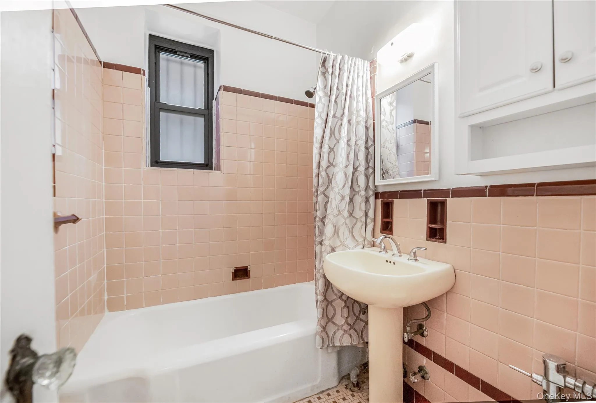 96-11 65th Road, New York, NY, 1 Bedroom Bedrooms, 5 Rooms Rooms,1 BathroomBathrooms,Residential,For Rent,65th,0,KEY1018313 96-11 65th Road, New York, NY, 1 Bedroom Bedrooms, 5 Rooms Rooms,1 BathroomBathrooms,Residential,For Rent,65th,0,KEY1018313