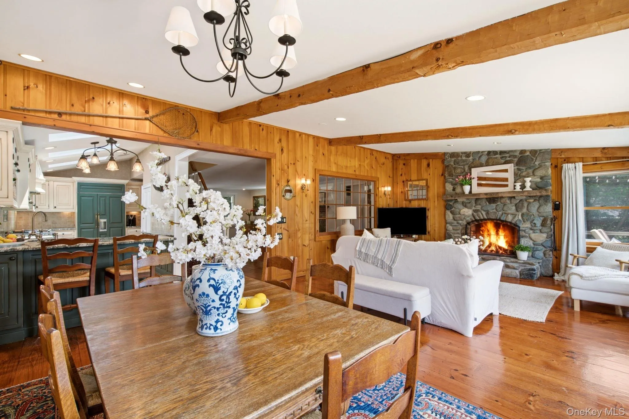 Dining and Kitchen open to the family room. Dining and Kitchen open to the family room.
