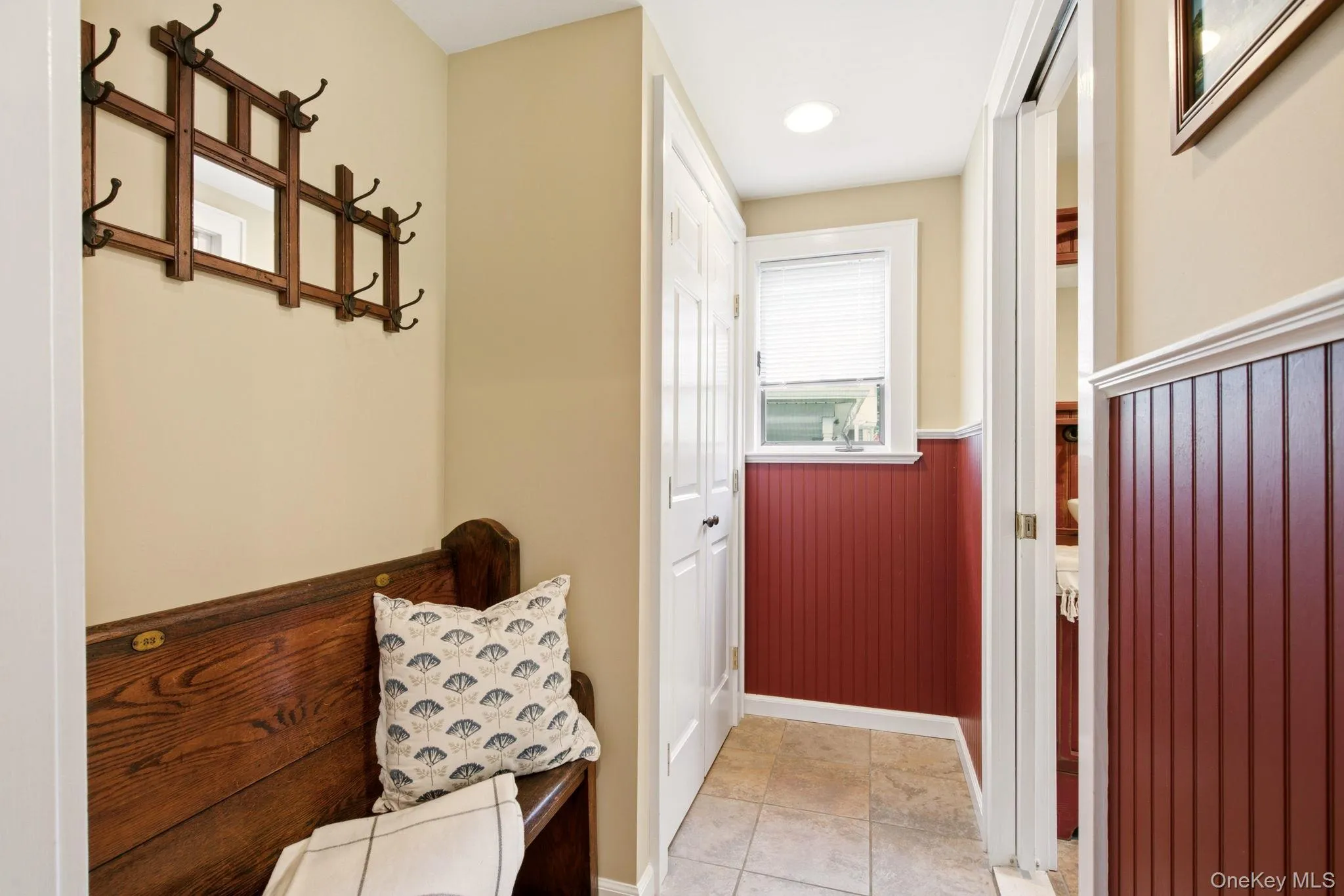 Mud Room is off of the foyer. Mud Room is off of the foyer.