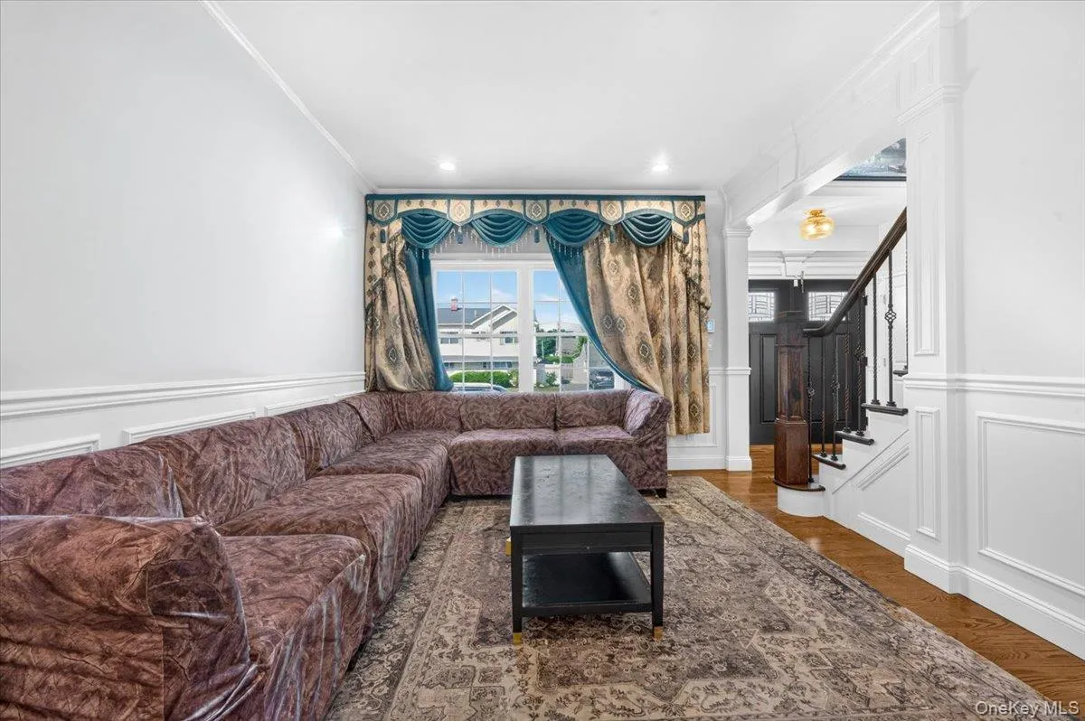 84 Choir Lane, Hempstead, NY, 5 Bedrooms Bedrooms, 12 Rooms Rooms,4 BathroomsBathrooms,Residential,For Rent,Choir,0,1018321 84 Choir Lane, Hempstead, NY, 5 Bedrooms Bedrooms, 12 Rooms Rooms,4 BathroomsBathrooms,Residential,For Rent,Choir,0,1018321