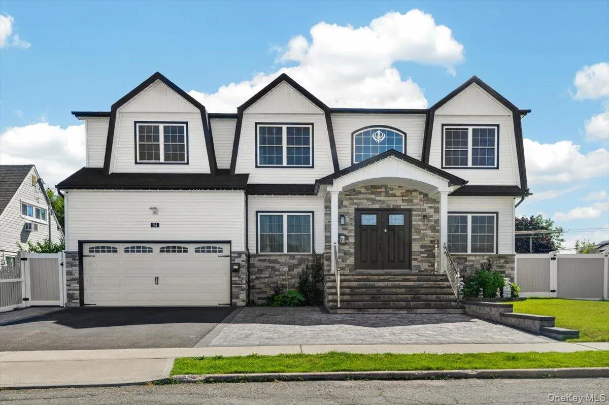 84 Choir Lane, Hempstead, NY, 5 Bedrooms Bedrooms, 12 Rooms Rooms,4 BathroomsBathrooms,Residential,For Rent,Choir,0,1018321 84 Choir Lane, Hempstead, NY, 5 Bedrooms Bedrooms, 12 Rooms Rooms,4 BathroomsBathrooms,Residential,For Rent,Choir,0,1018321
