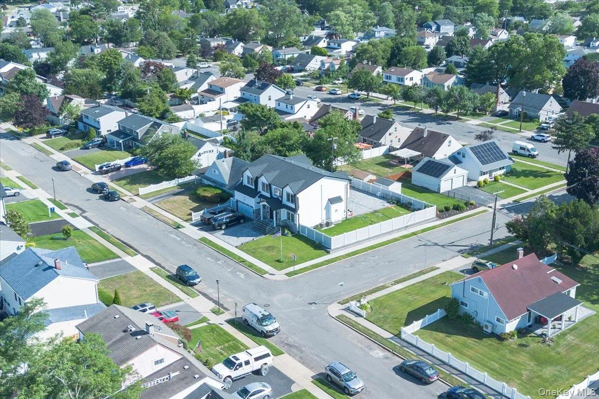 84 Choir Lane, Hempstead, NY, 5 Bedrooms Bedrooms, 12 Rooms Rooms,4 BathroomsBathrooms,Residential,For Rent,Choir,0,1018321 84 Choir Lane, Hempstead, NY, 5 Bedrooms Bedrooms, 12 Rooms Rooms,4 BathroomsBathrooms,Residential,For Rent,Choir,0,1018321