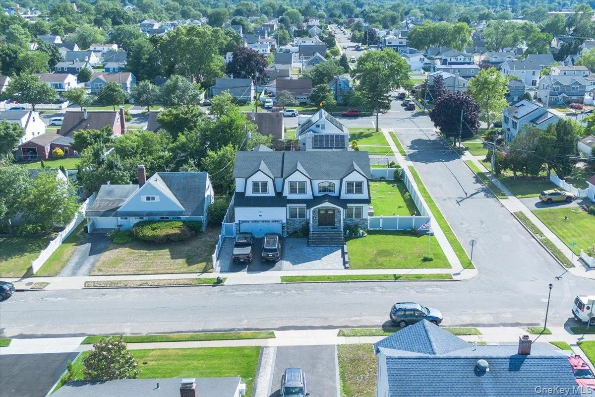 84 Choir Lane, Hempstead, NY, 5 Bedrooms Bedrooms, 12 Rooms Rooms,4 BathroomsBathrooms,Residential,For Rent,Choir,0,1018321 84 Choir Lane, Hempstead, NY, 5 Bedrooms Bedrooms, 12 Rooms Rooms,4 BathroomsBathrooms,Residential,For Rent,Choir,0,1018321