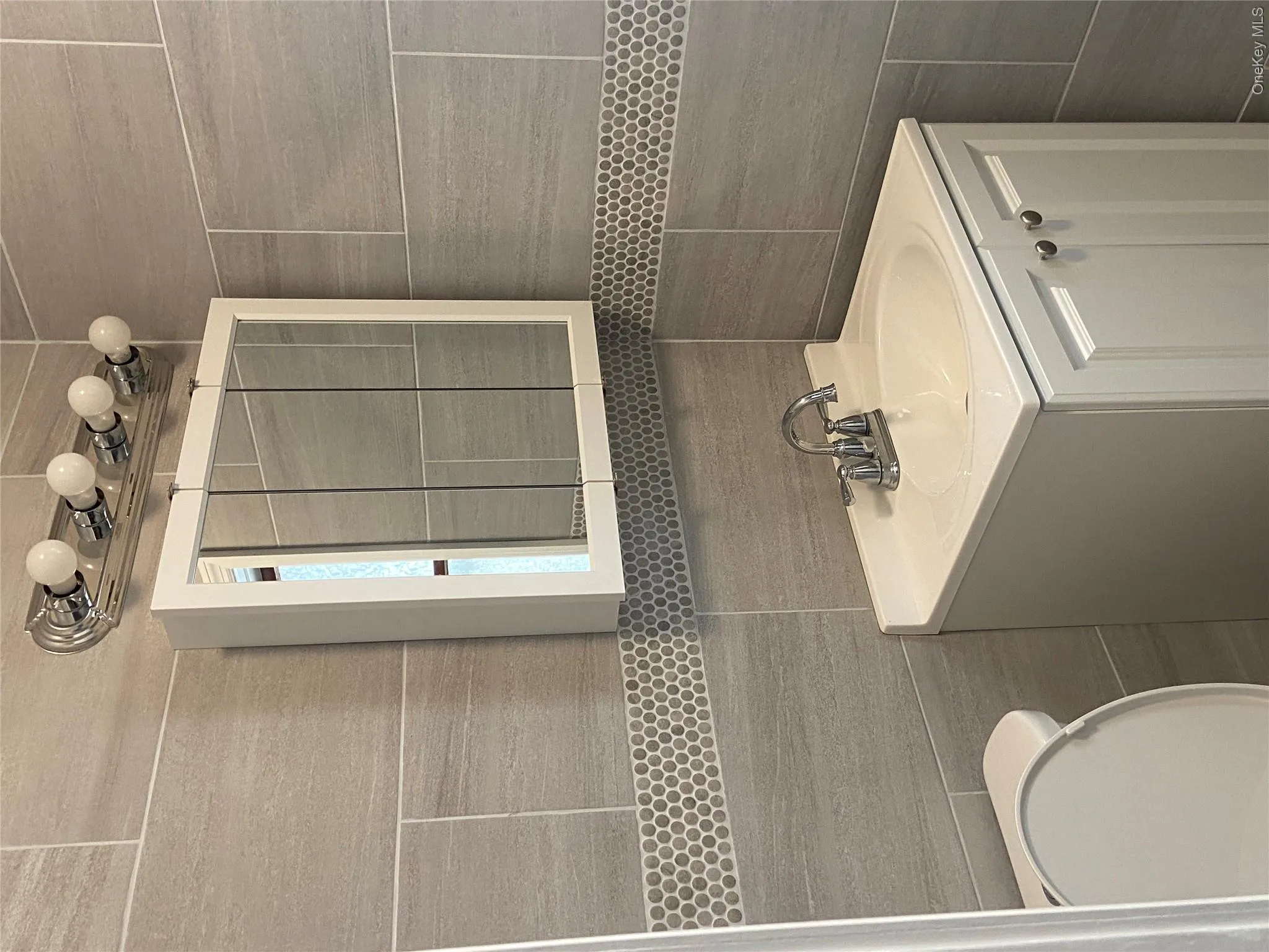 85-15 85th Street, New York, NY, 2 Bedrooms Bedrooms, 5 Rooms Rooms,1 BathroomBathrooms,Residential Lease,For Rent,85th,0,KEY1018324 85-15 85th Street, New York, NY, 2 Bedrooms Bedrooms, 5 Rooms Rooms,1 BathroomBathrooms,Residential Lease,For Rent,85th,0,KEY1018324