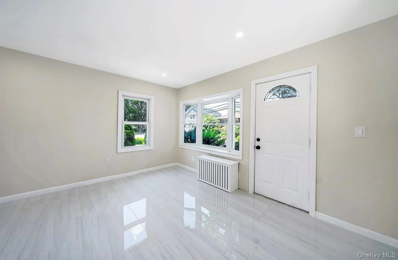 530 Washington Avenue, Hempstead, NY, 3 Bedrooms Bedrooms, 9 Rooms Rooms,2 BathroomsBathrooms,Residential,For Rent,Washington,0,1018328 530 Washington Avenue, Hempstead, NY, 3 Bedrooms Bedrooms, 9 Rooms Rooms,2 BathroomsBathrooms,Residential,For Rent,Washington,0,1018328